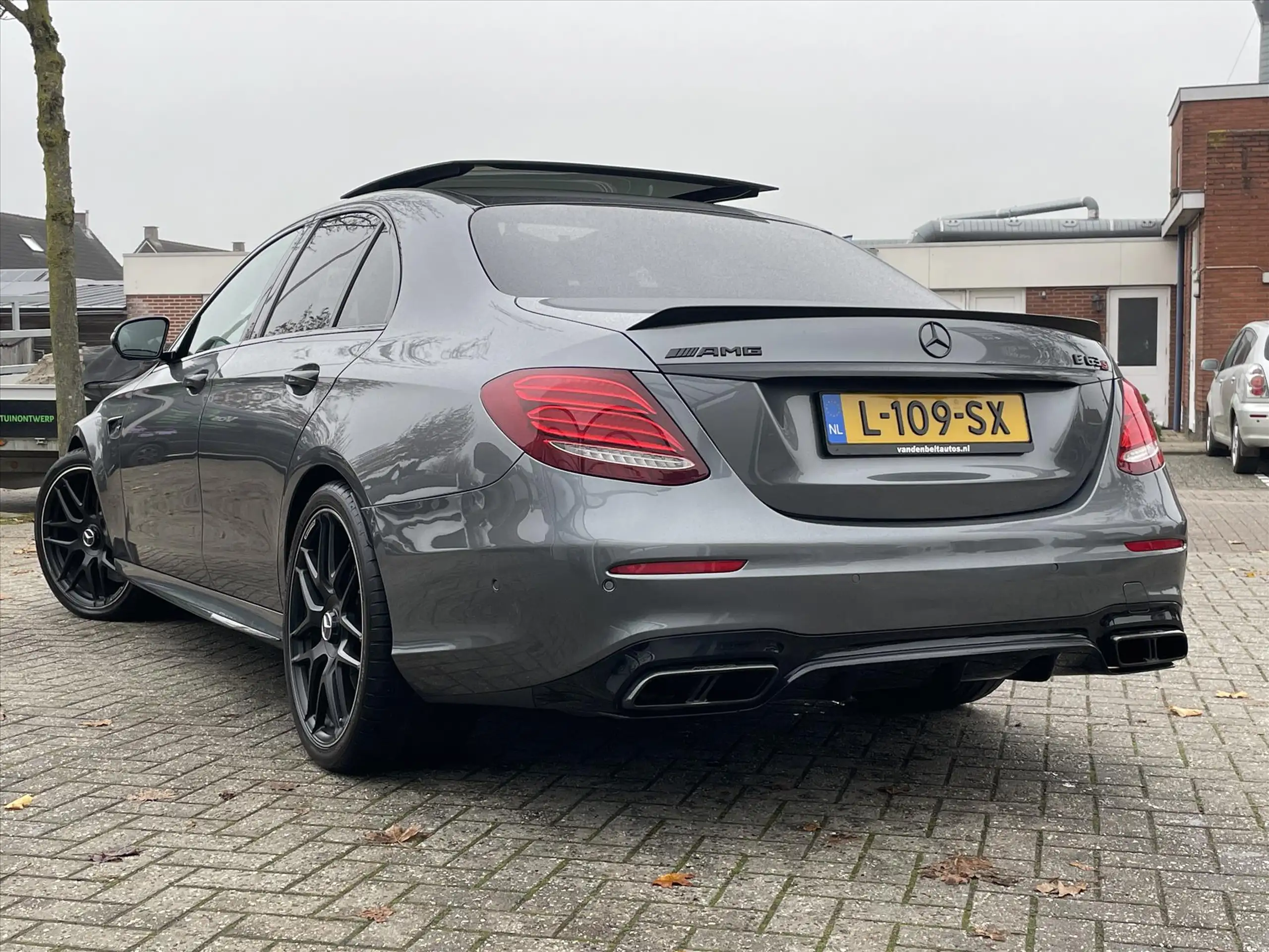 Mercedes-Benz - E 63 AMG