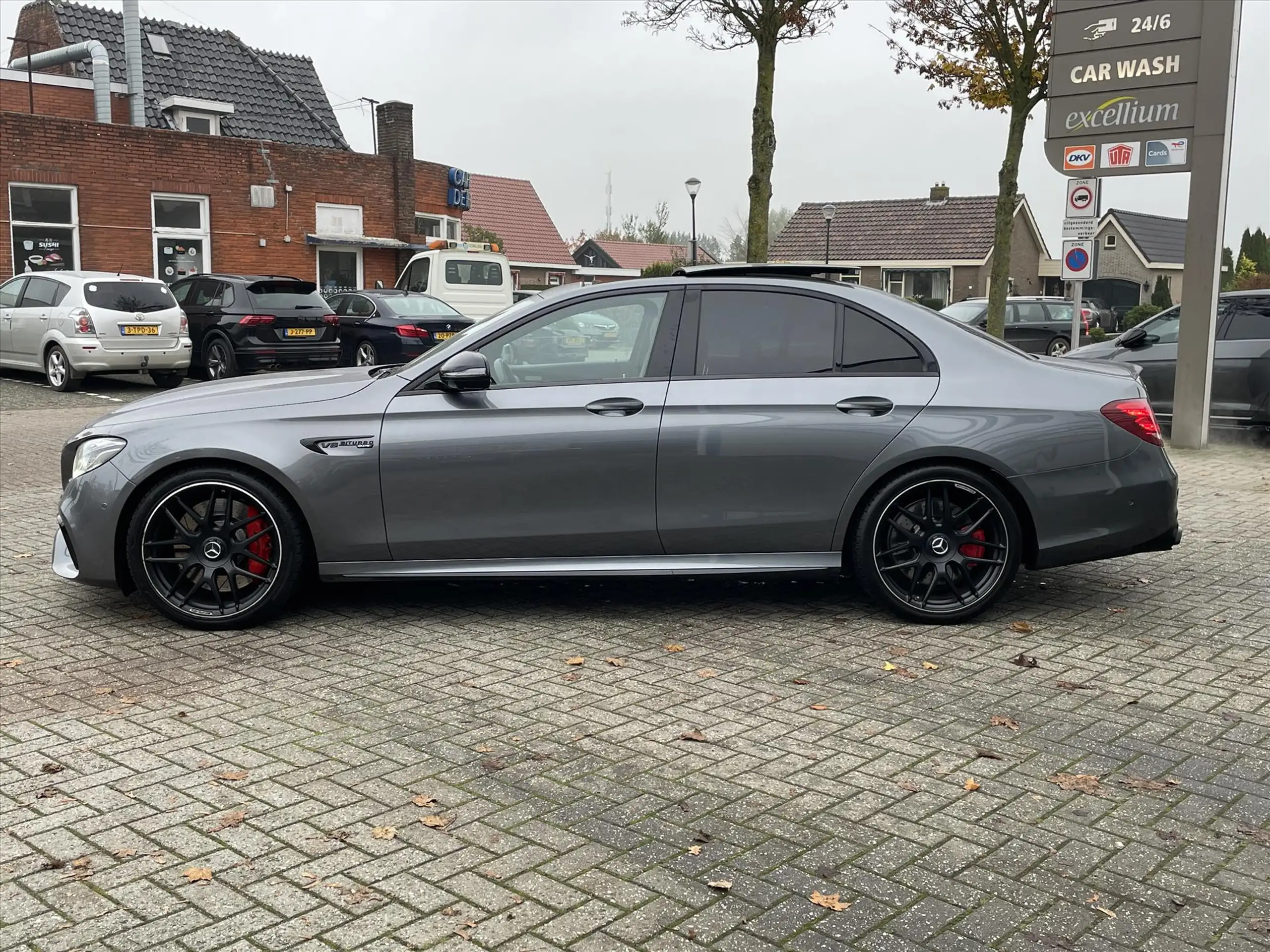 Mercedes-Benz - E 63 AMG