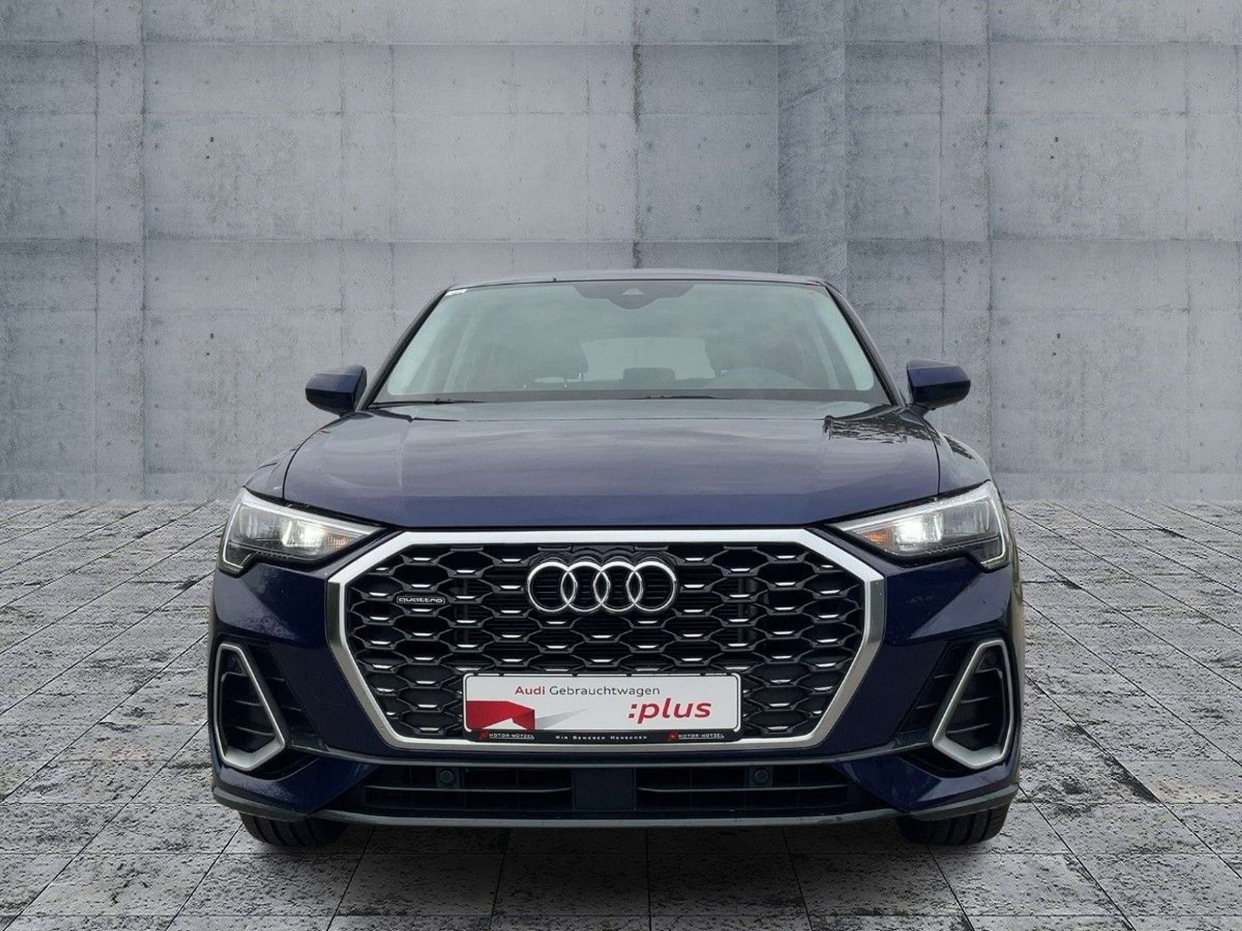 Audi - Q3