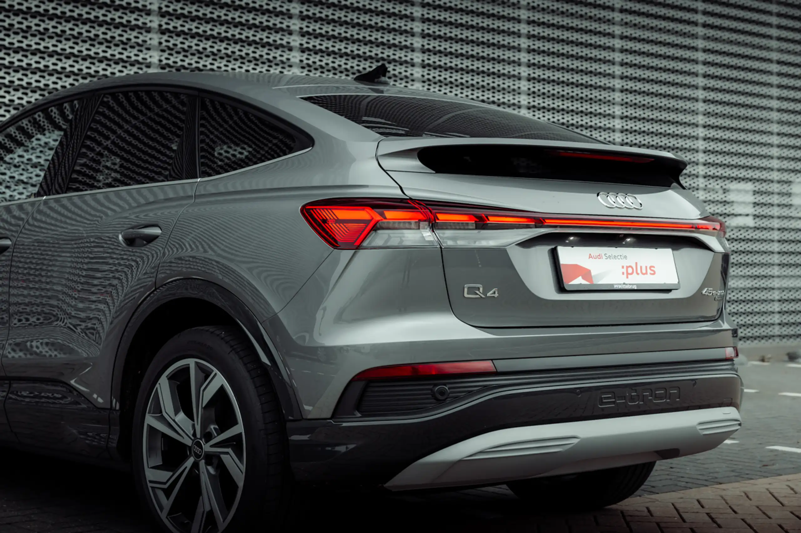 Audi - Q4 e-tron