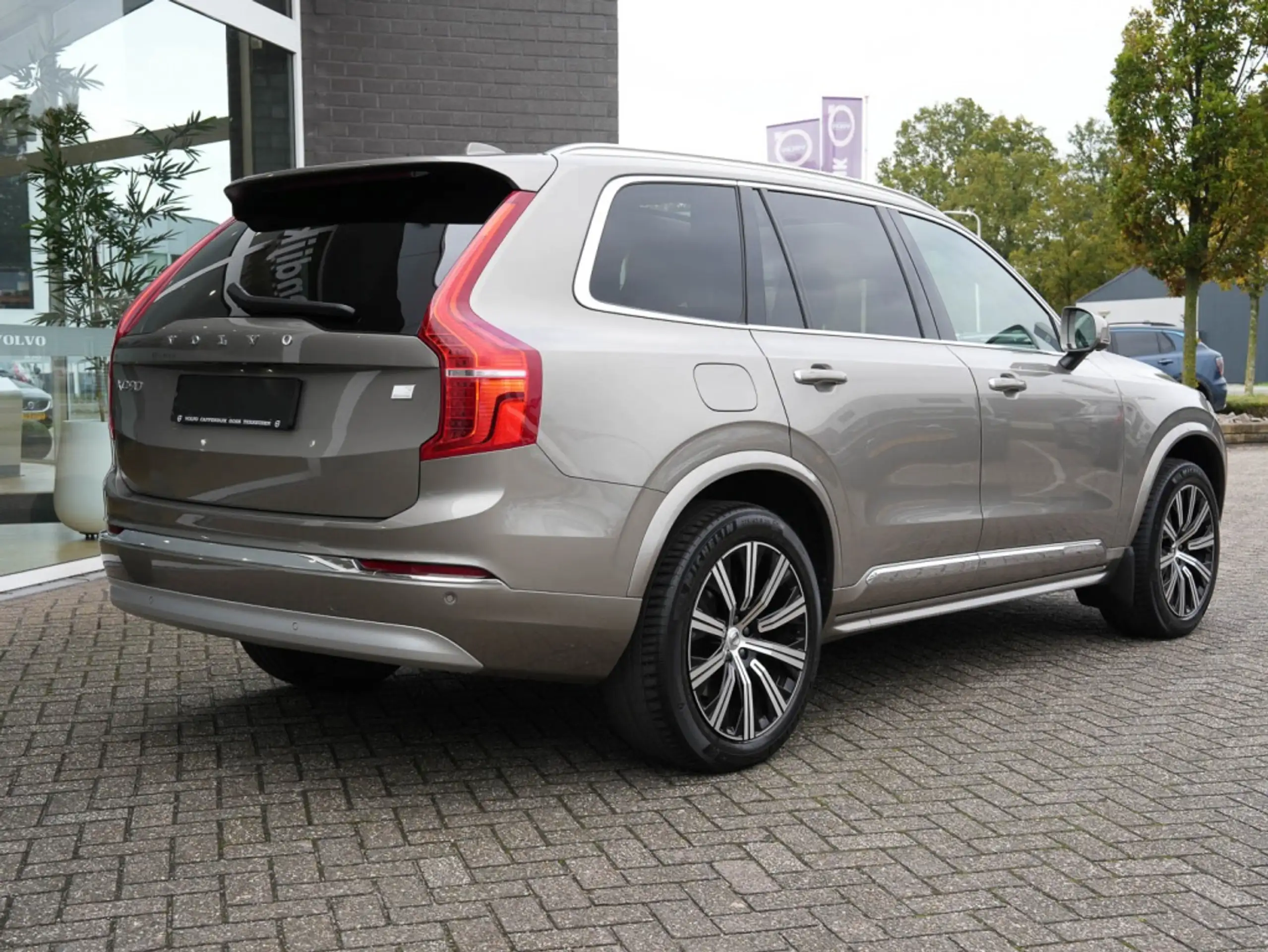 Volvo - XC90