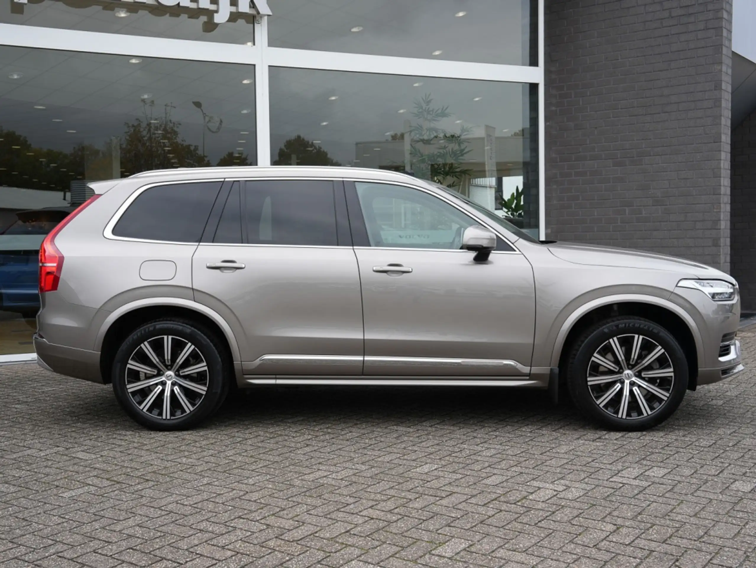 Volvo - XC90