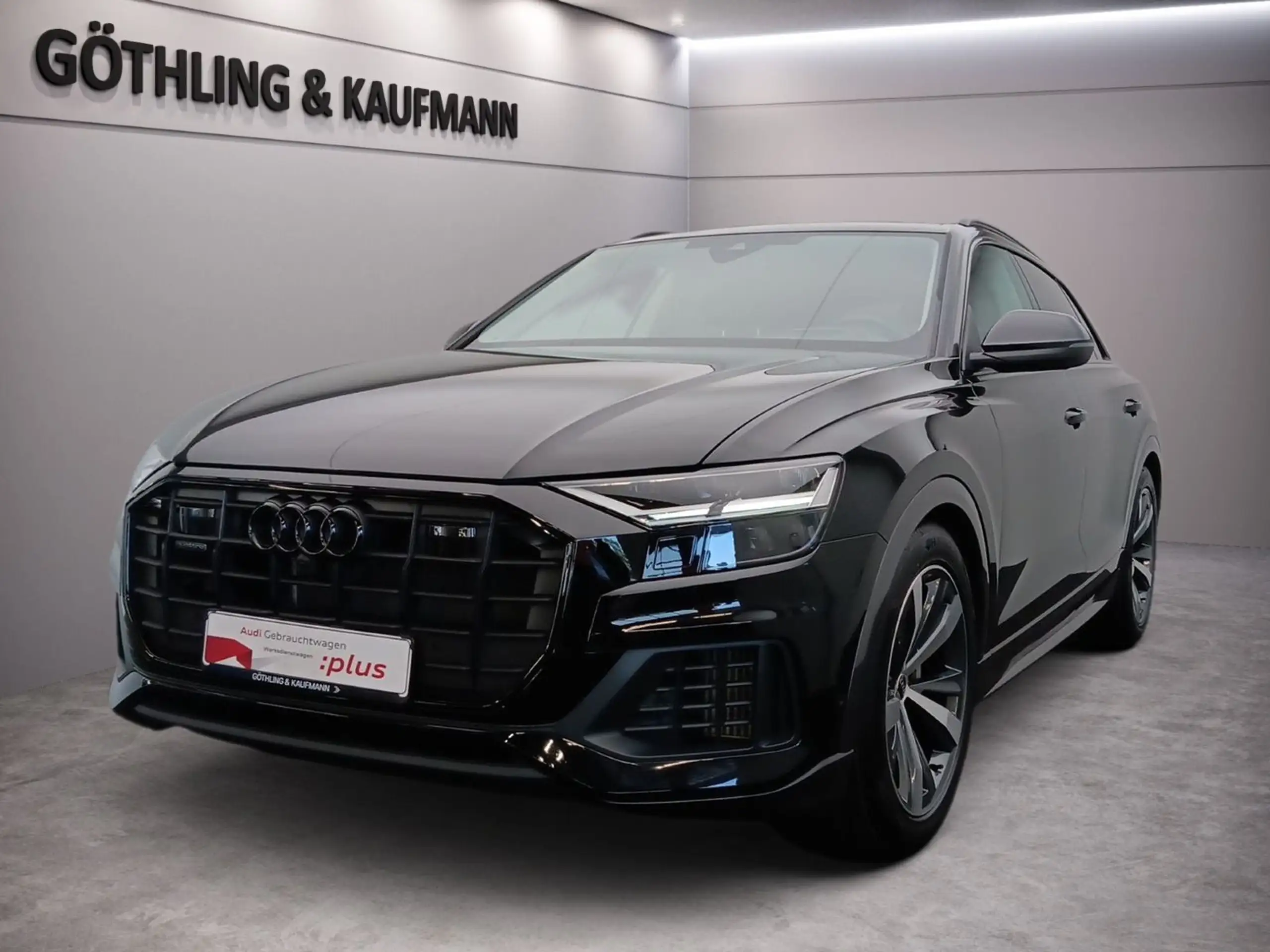 Audi - Q8