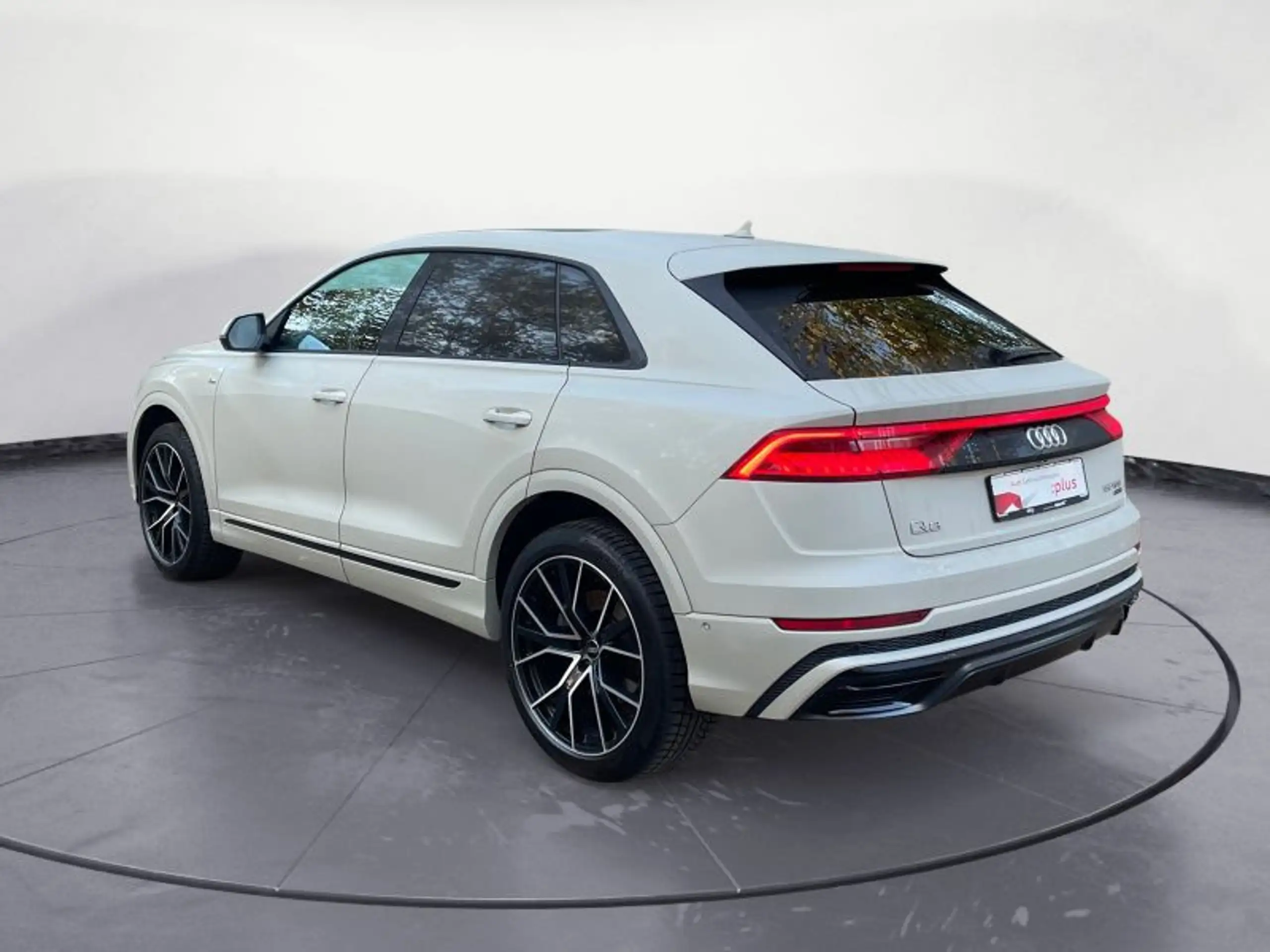 Audi - Q8