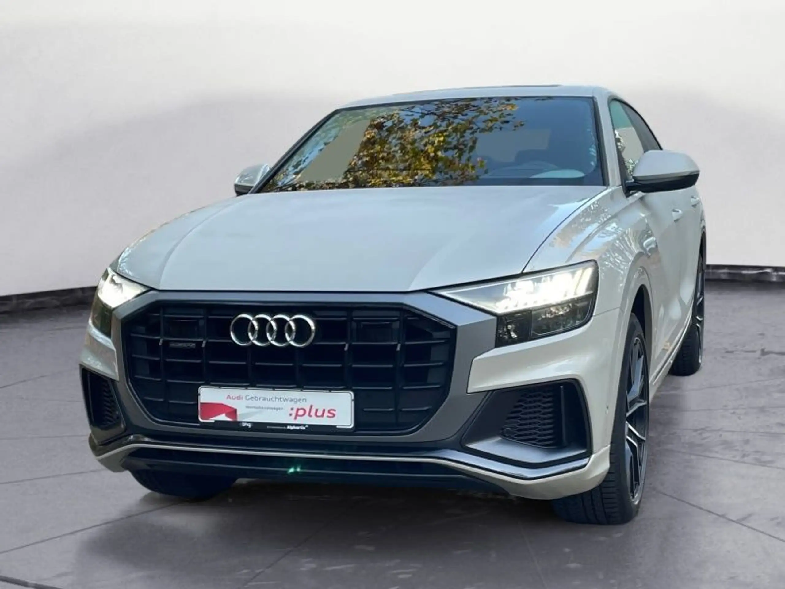 Audi - Q8