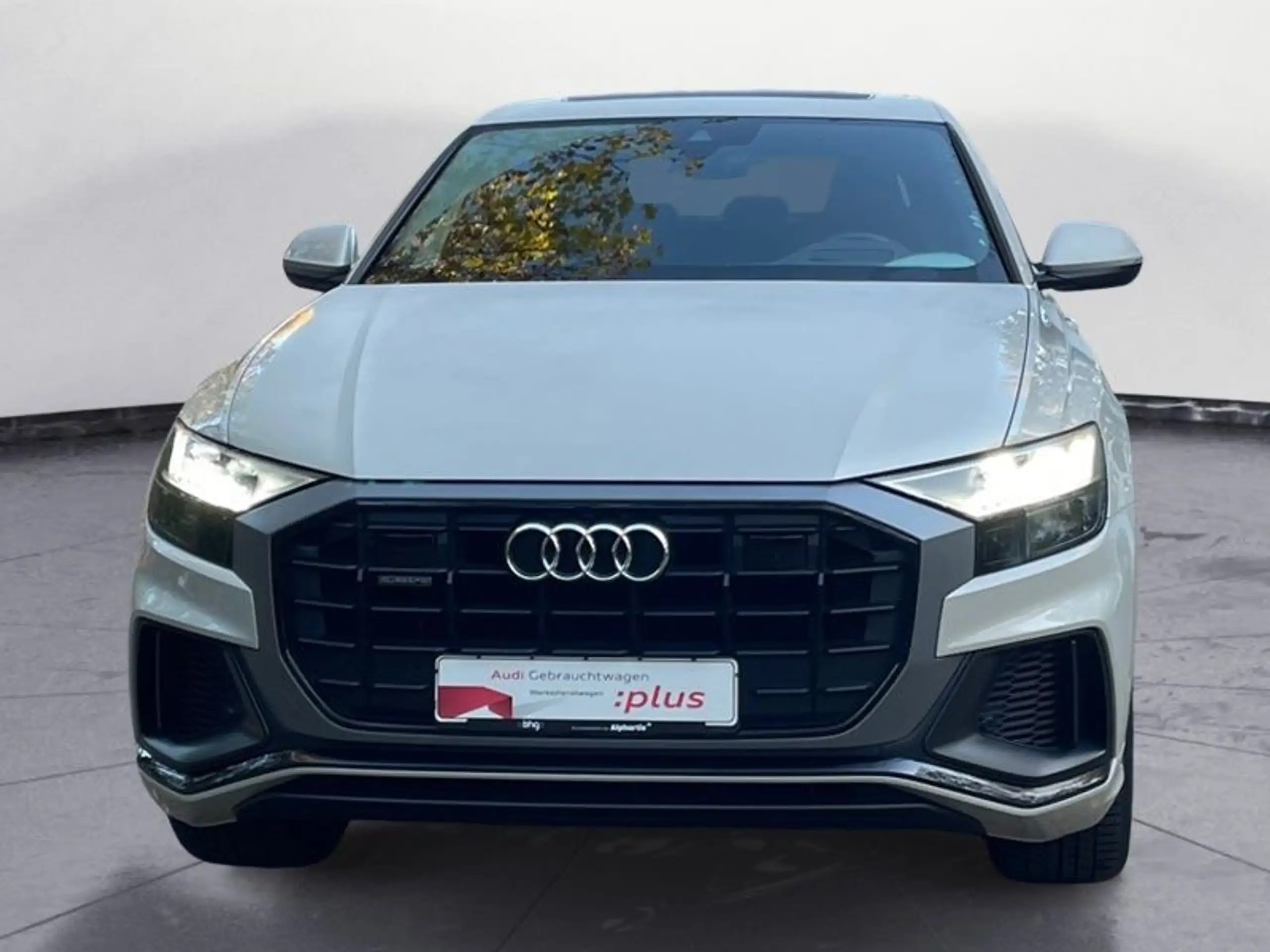 Audi - Q8