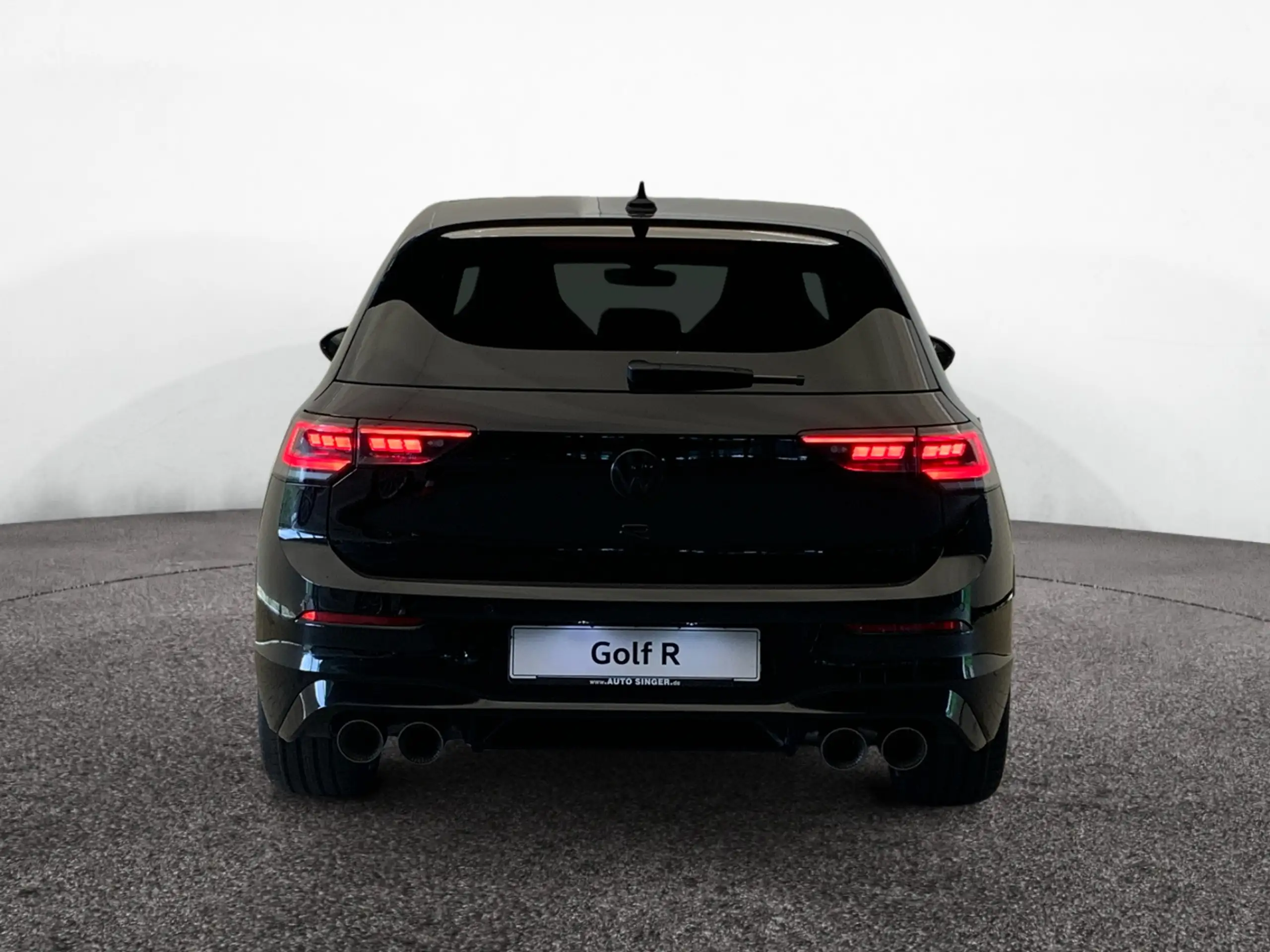 Volkswagen - Golf R