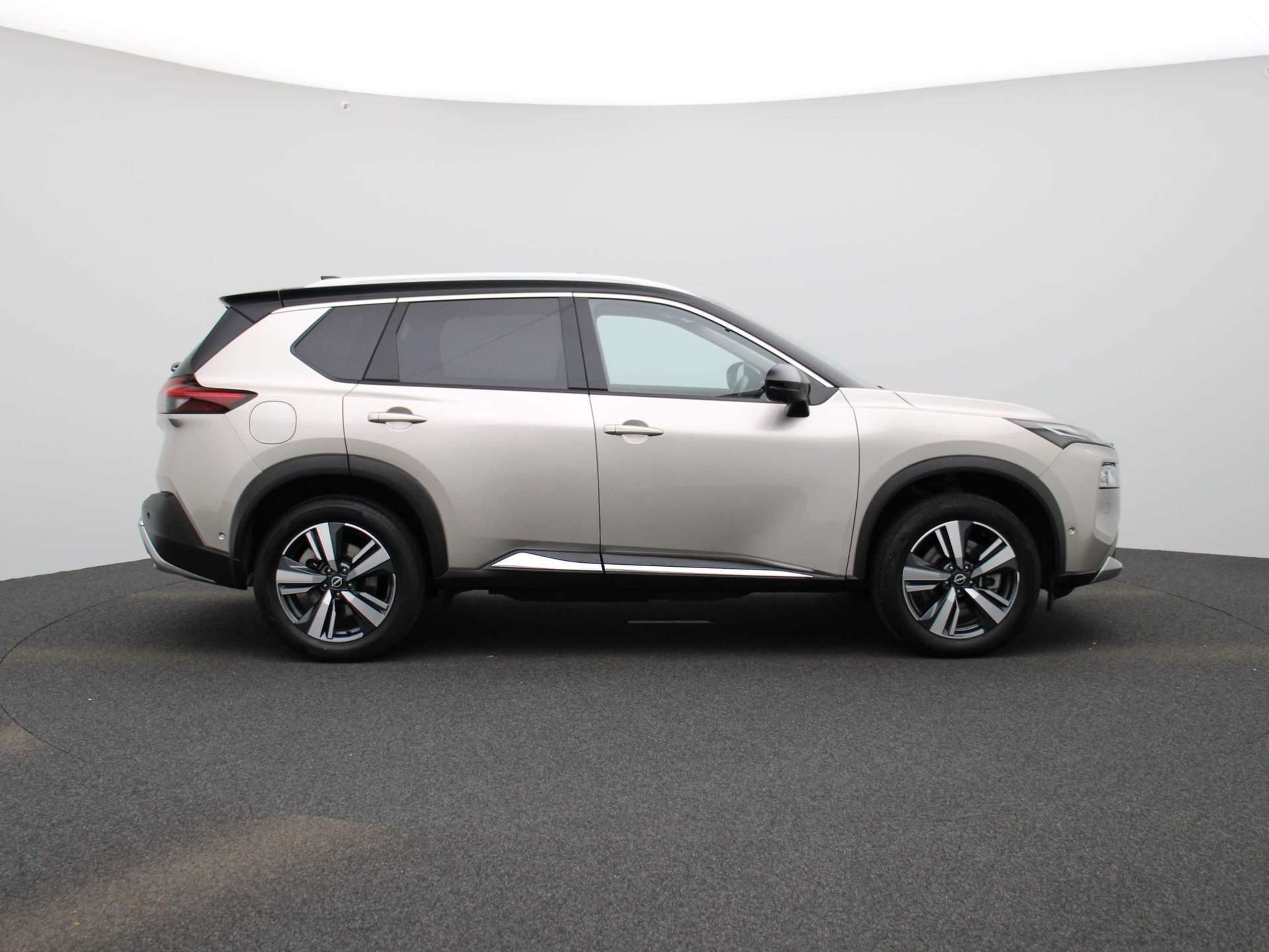 Nissan - X-Trail