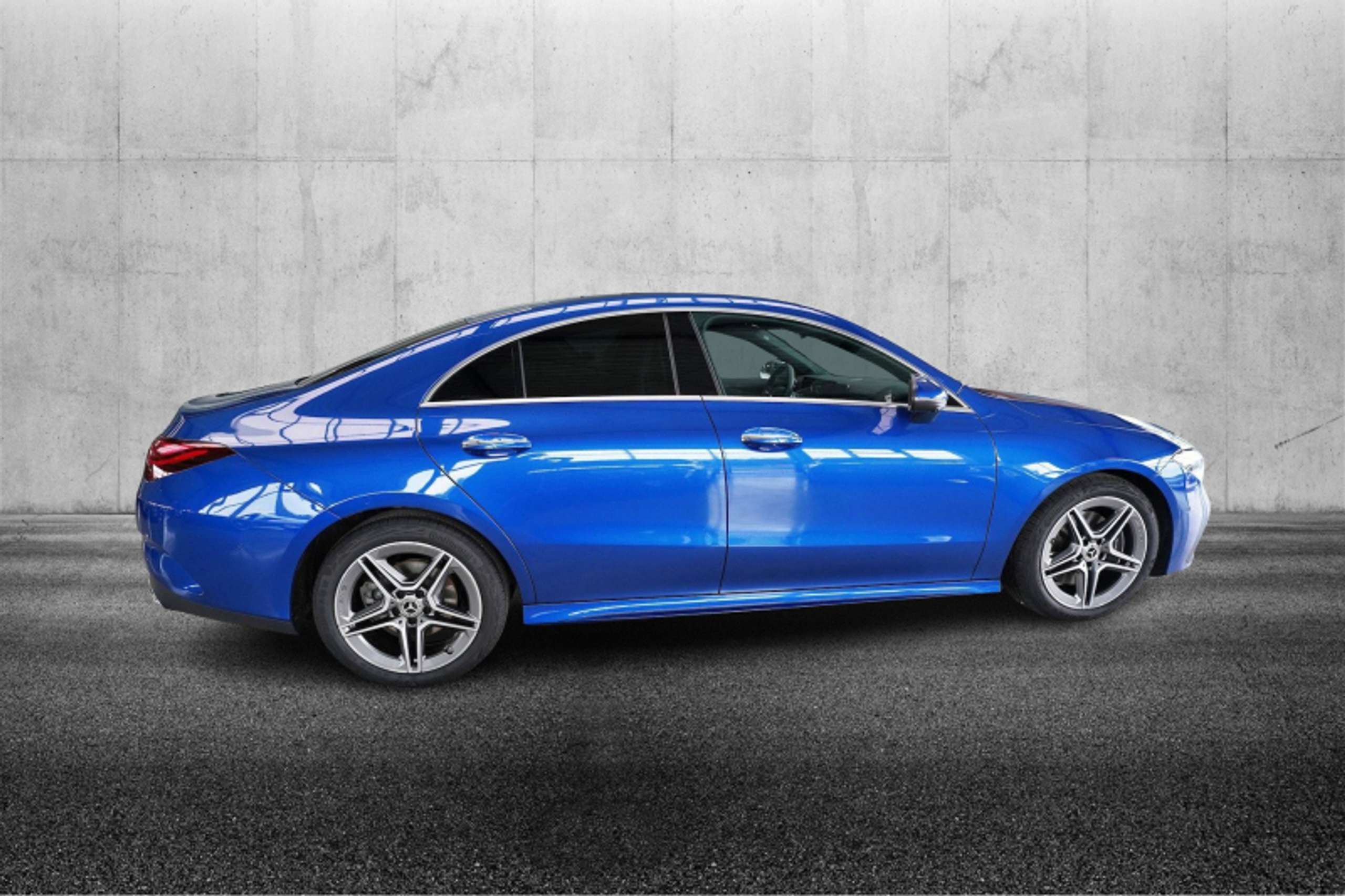 Mercedes-Benz - CLA 200