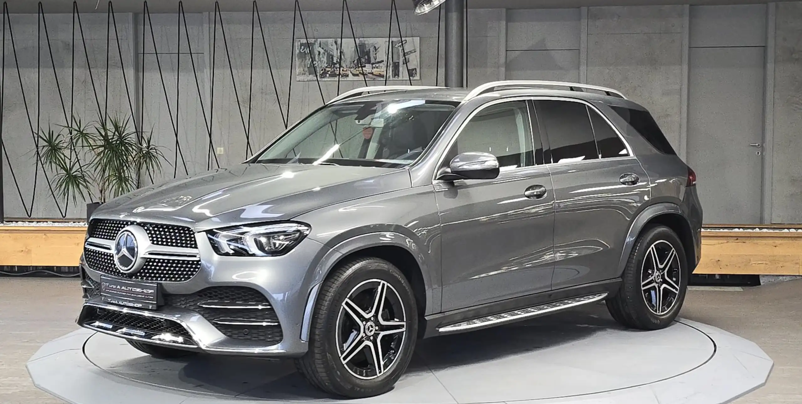 Mercedes-Benz - GLE 300