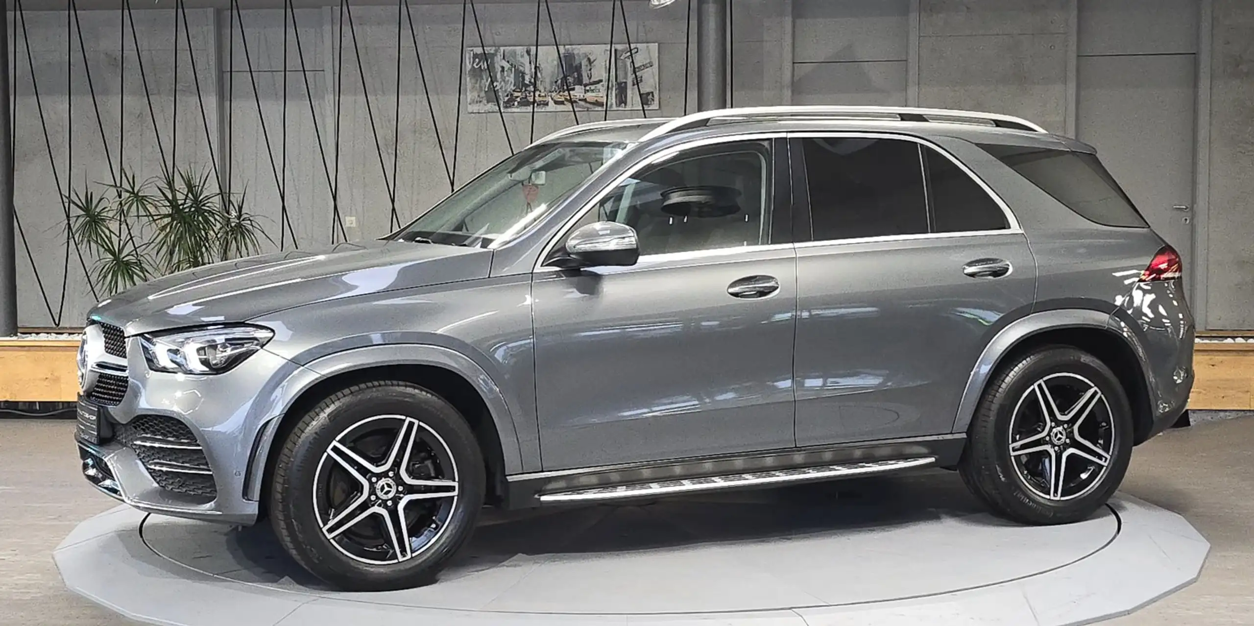 Mercedes-Benz - GLE 300