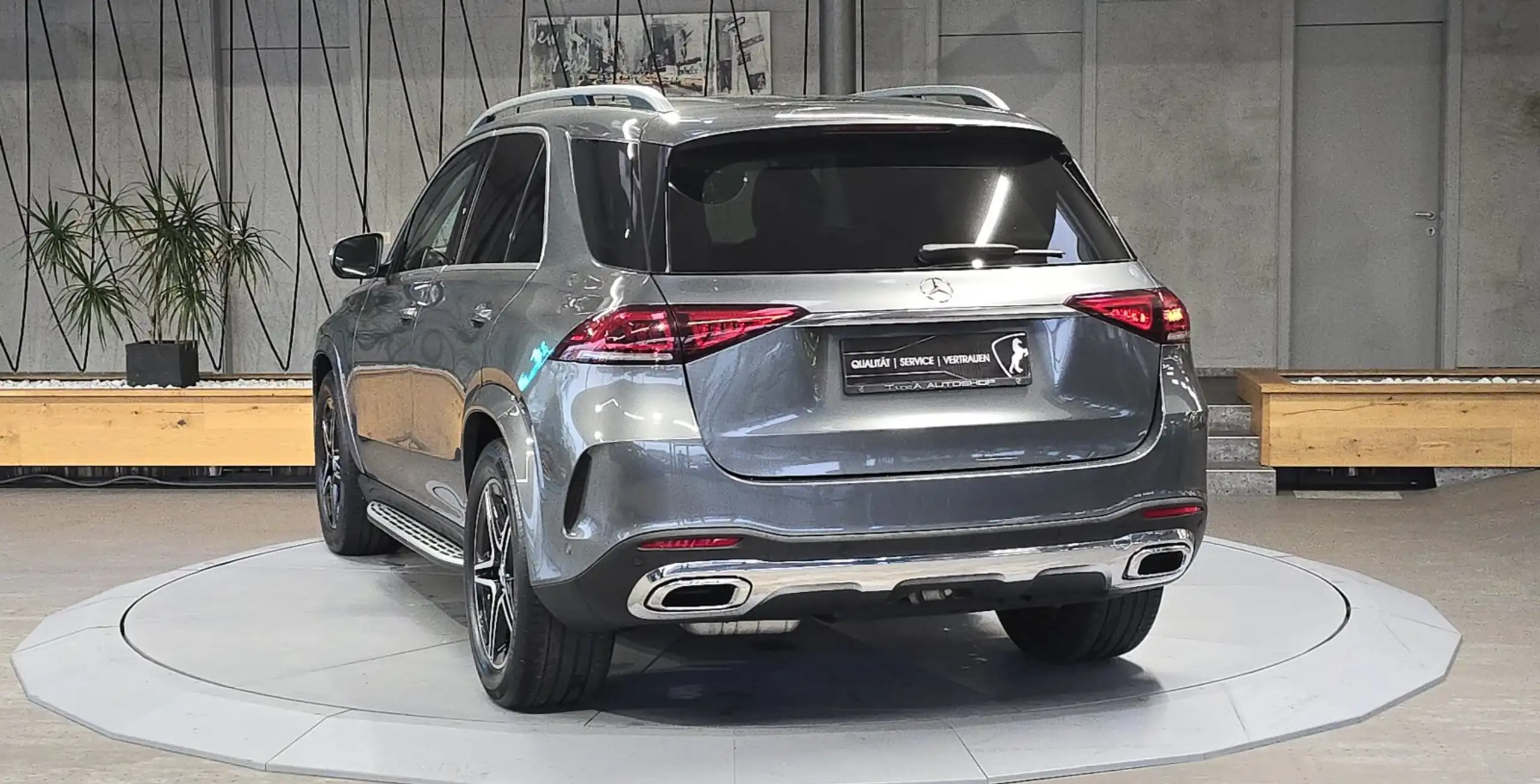 Mercedes-Benz - GLE 300