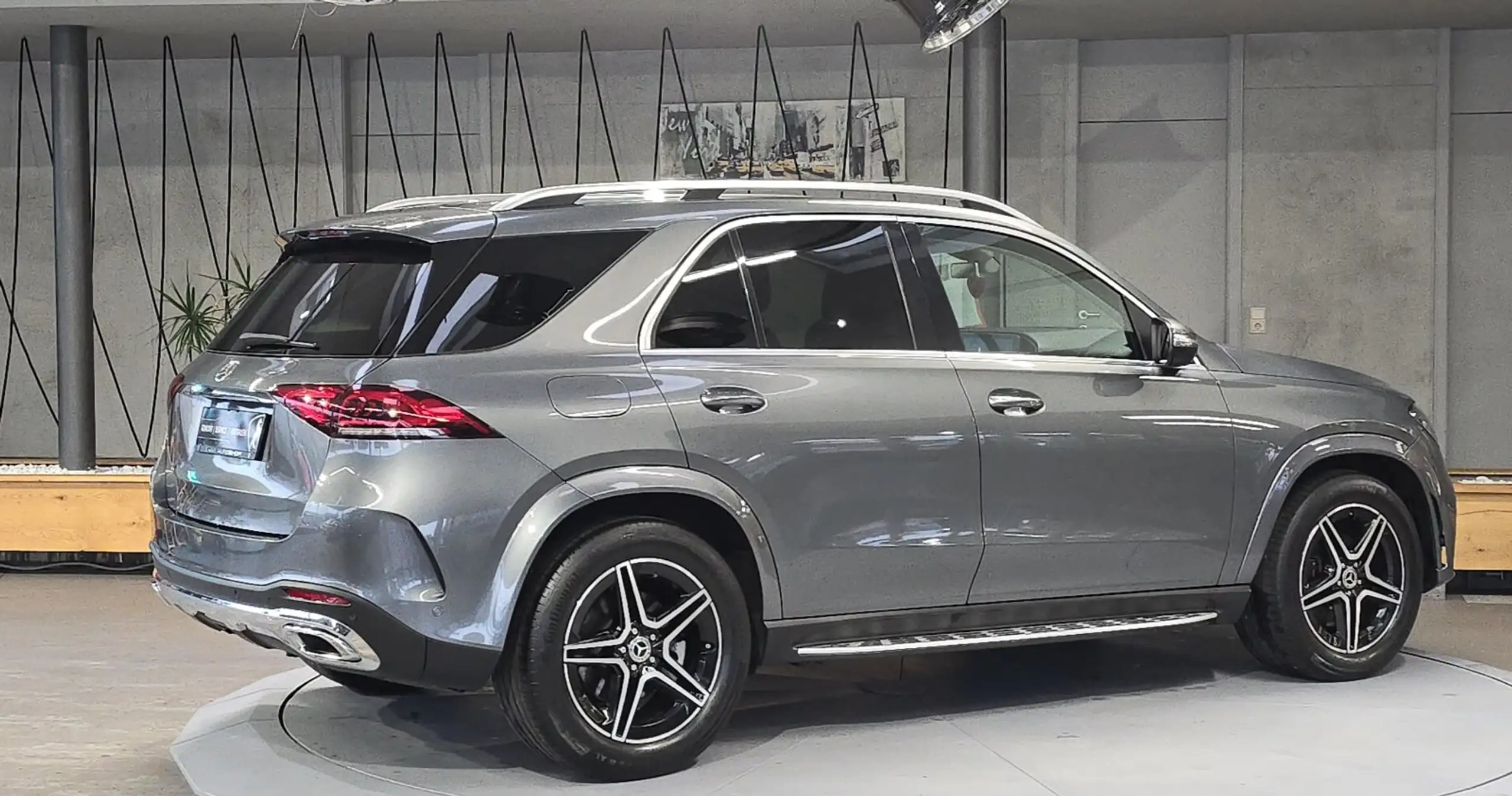 Mercedes-Benz - GLE 300