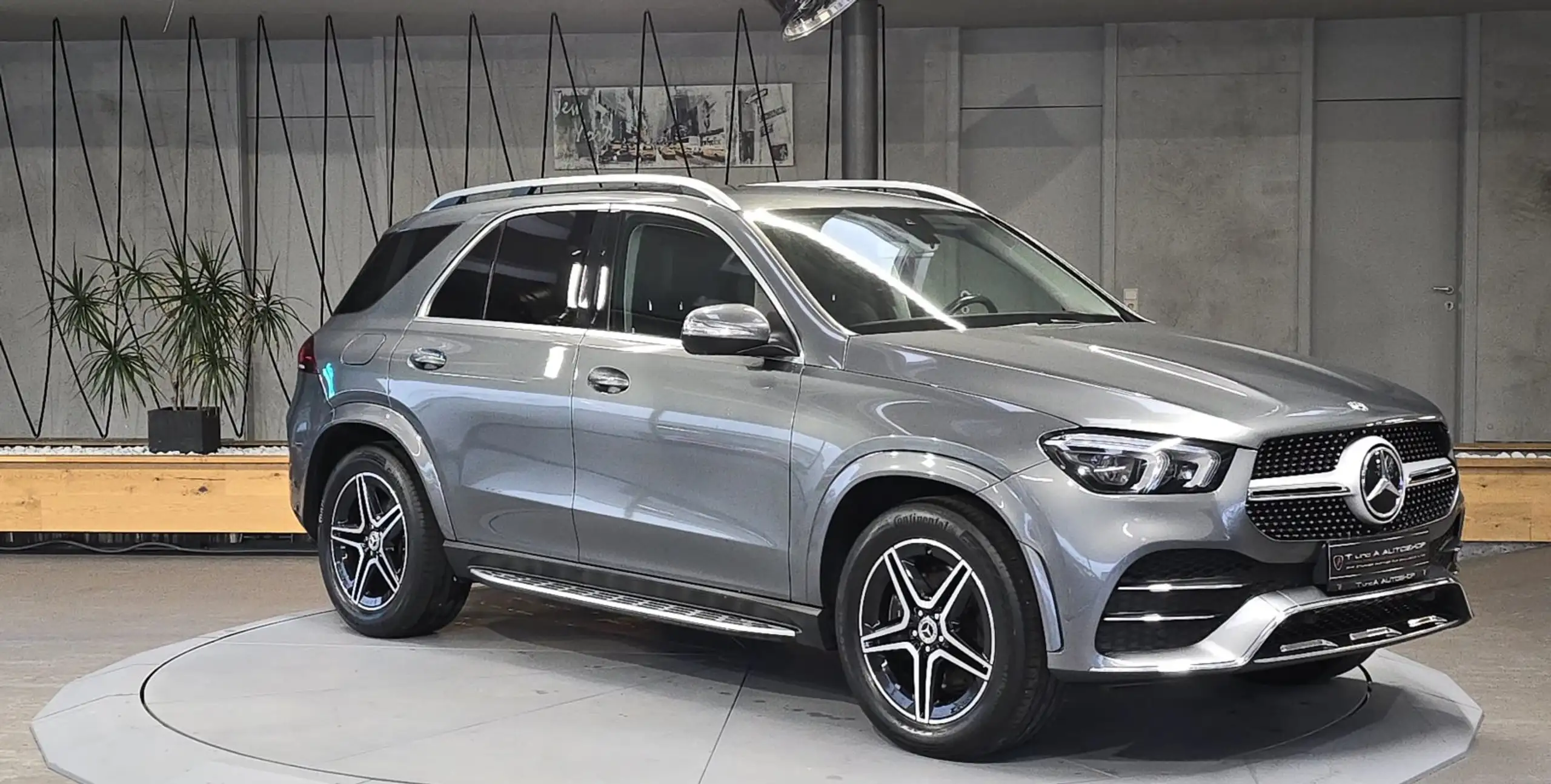 Mercedes-Benz - GLE 300