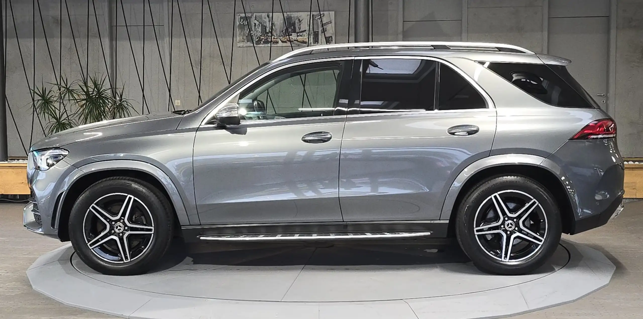 Mercedes-Benz - GLE 300