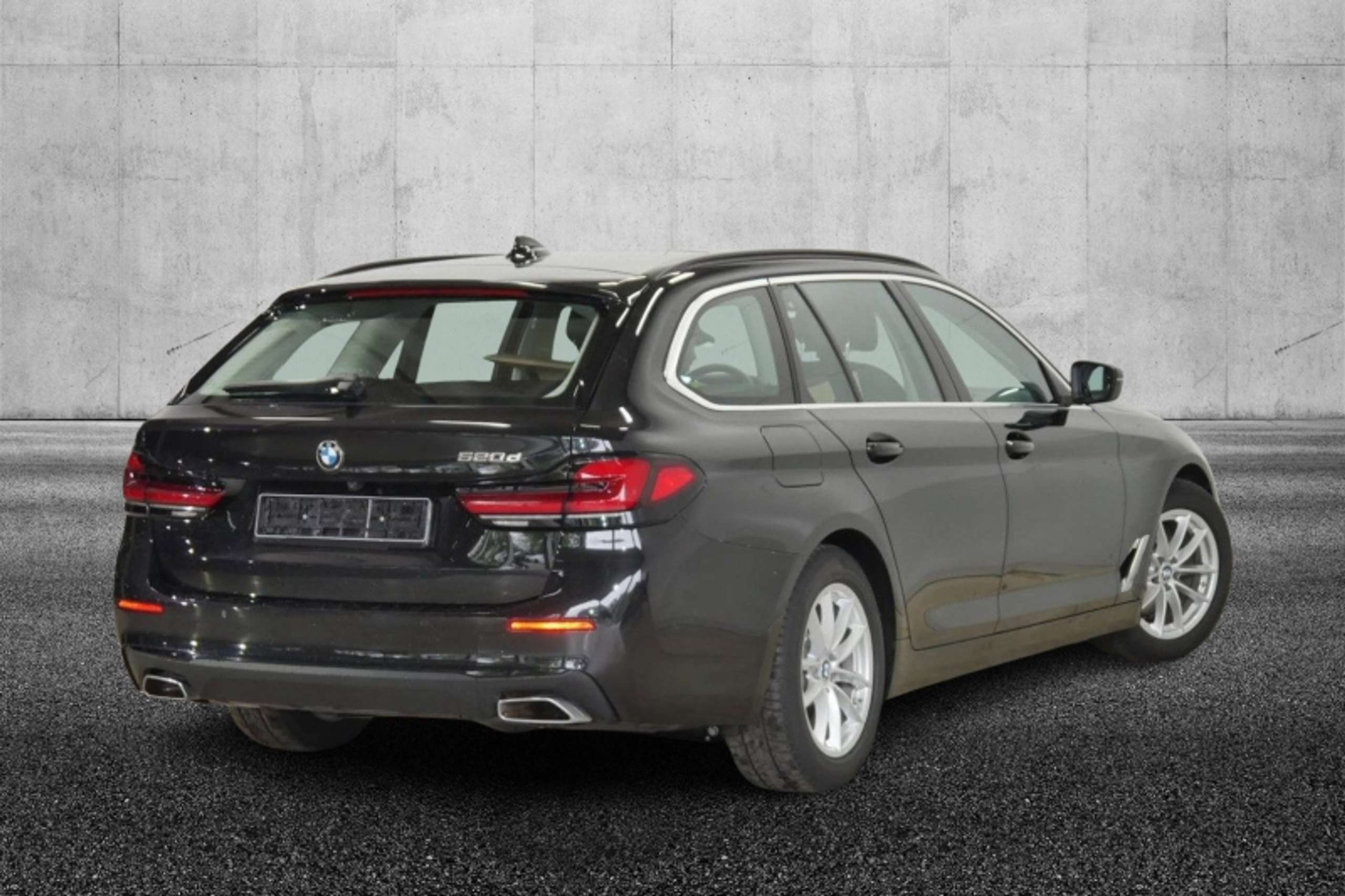 BMW - 520