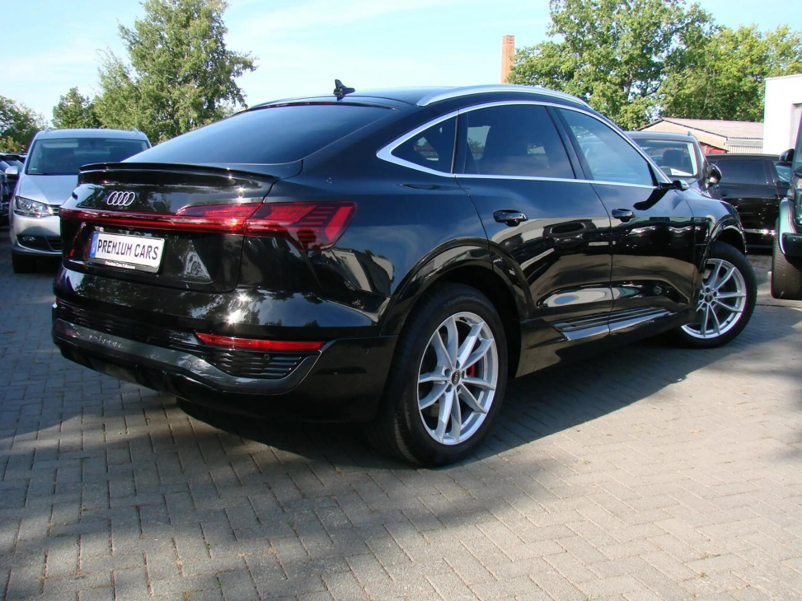 Audi - Q8