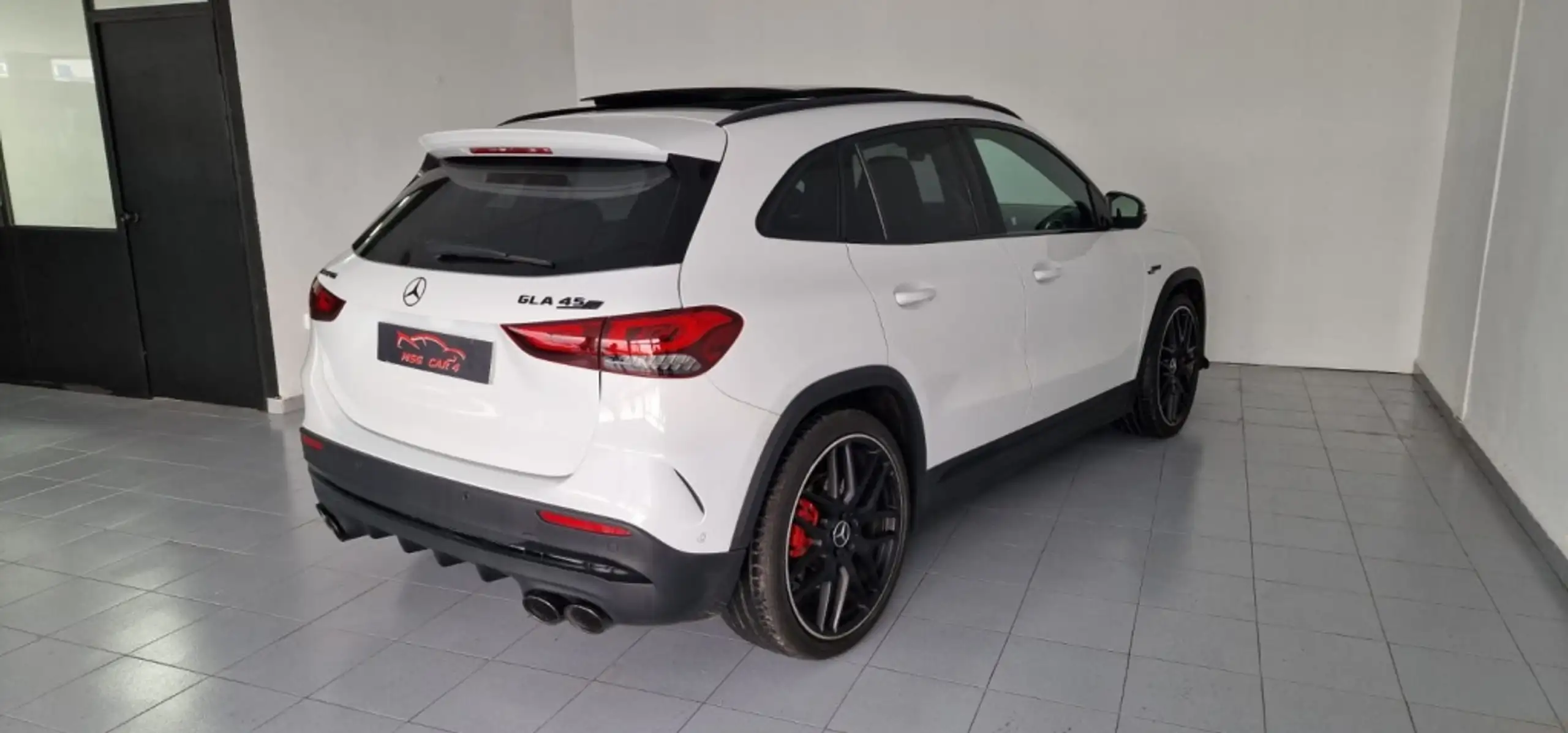 Mercedes-Benz - GLA 45 AMG