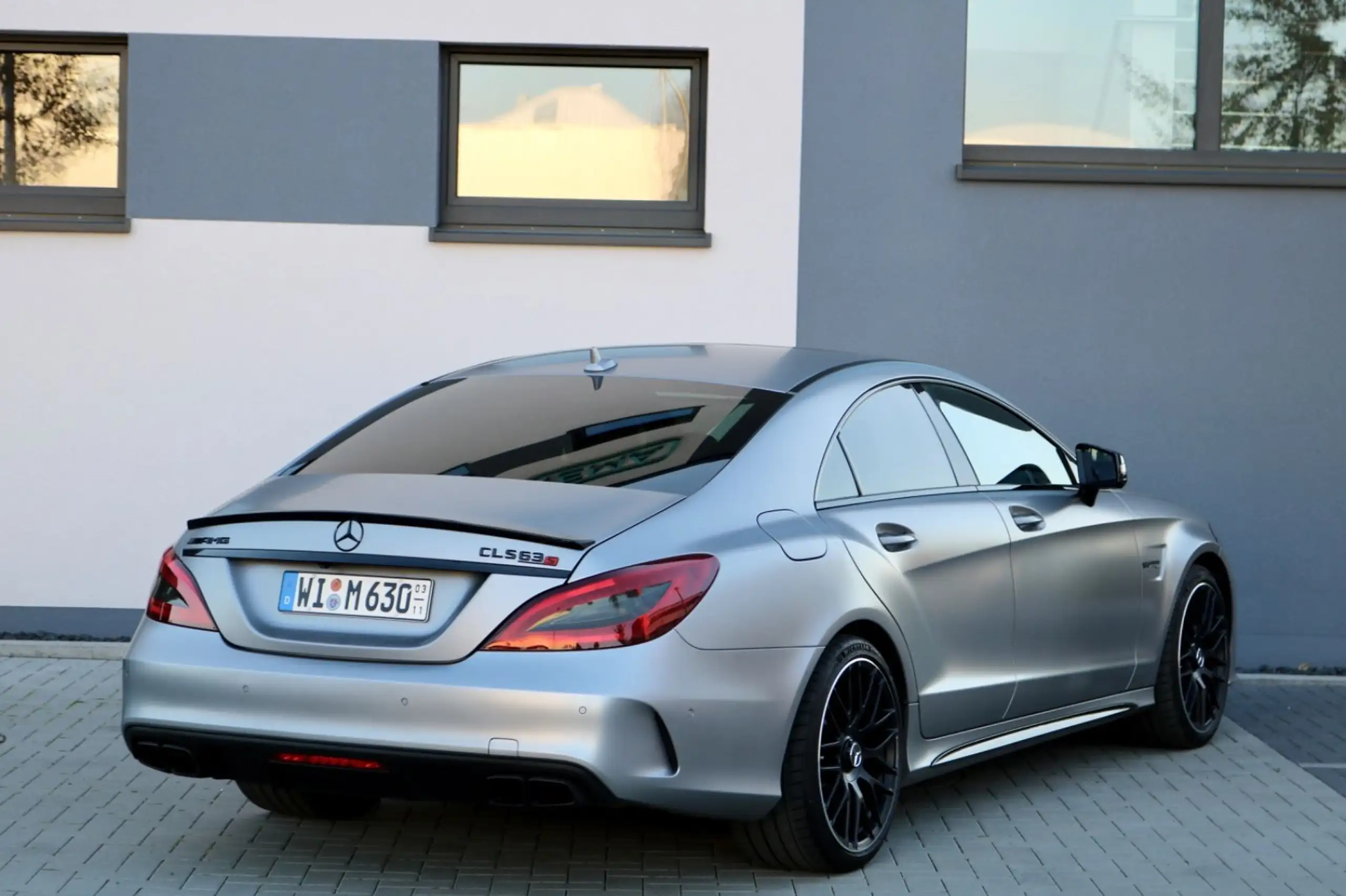 Mercedes-Benz - CLS 63 AMG