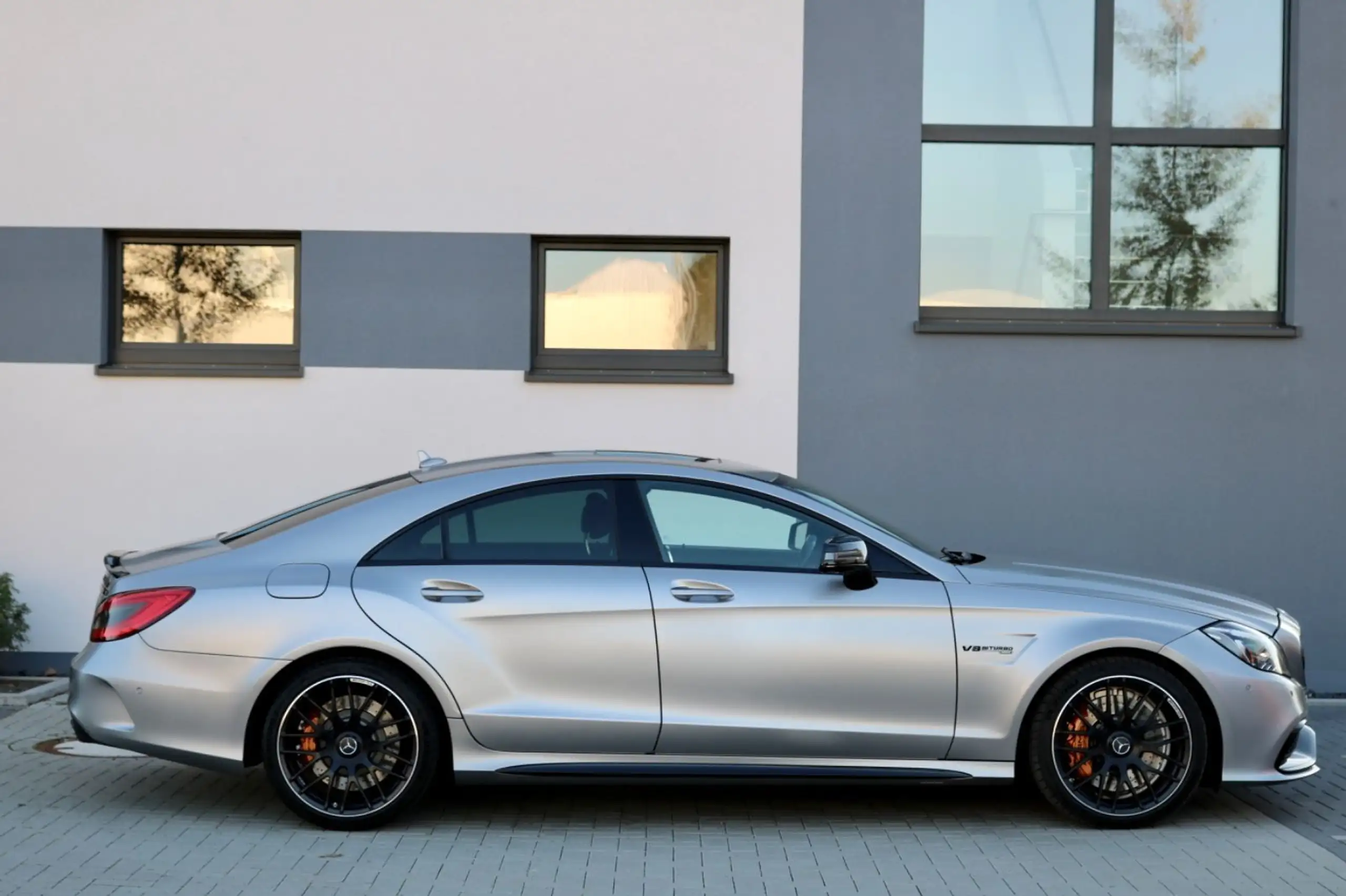 Mercedes-Benz - CLS 63 AMG