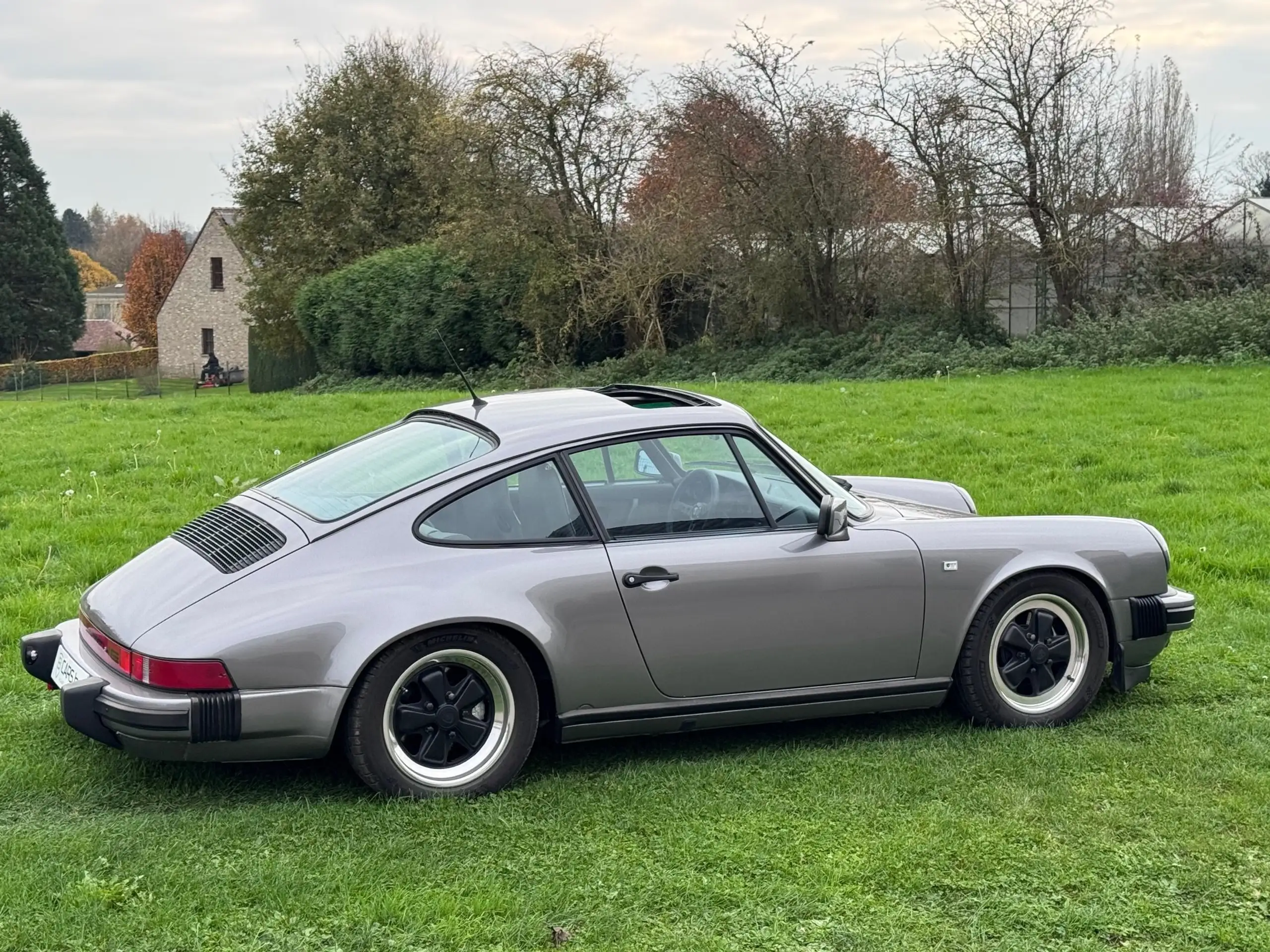 Porsche - 911