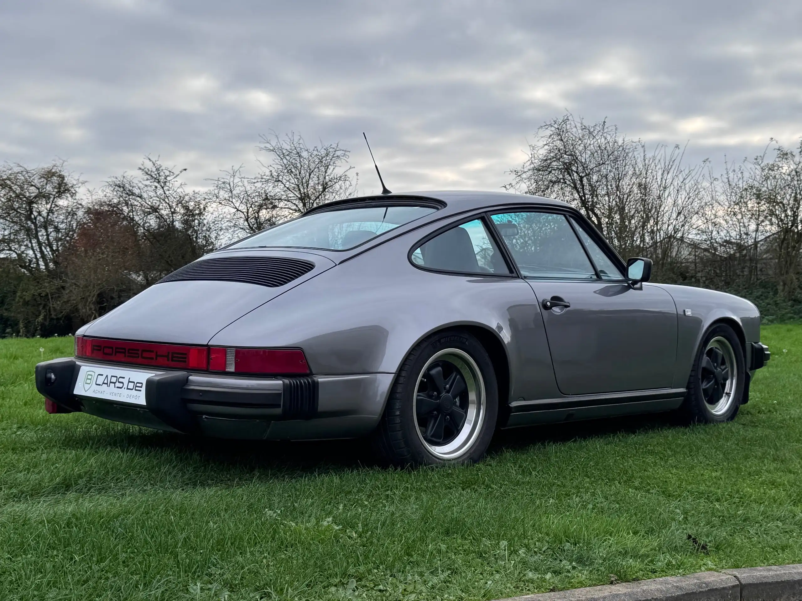 Porsche - 911