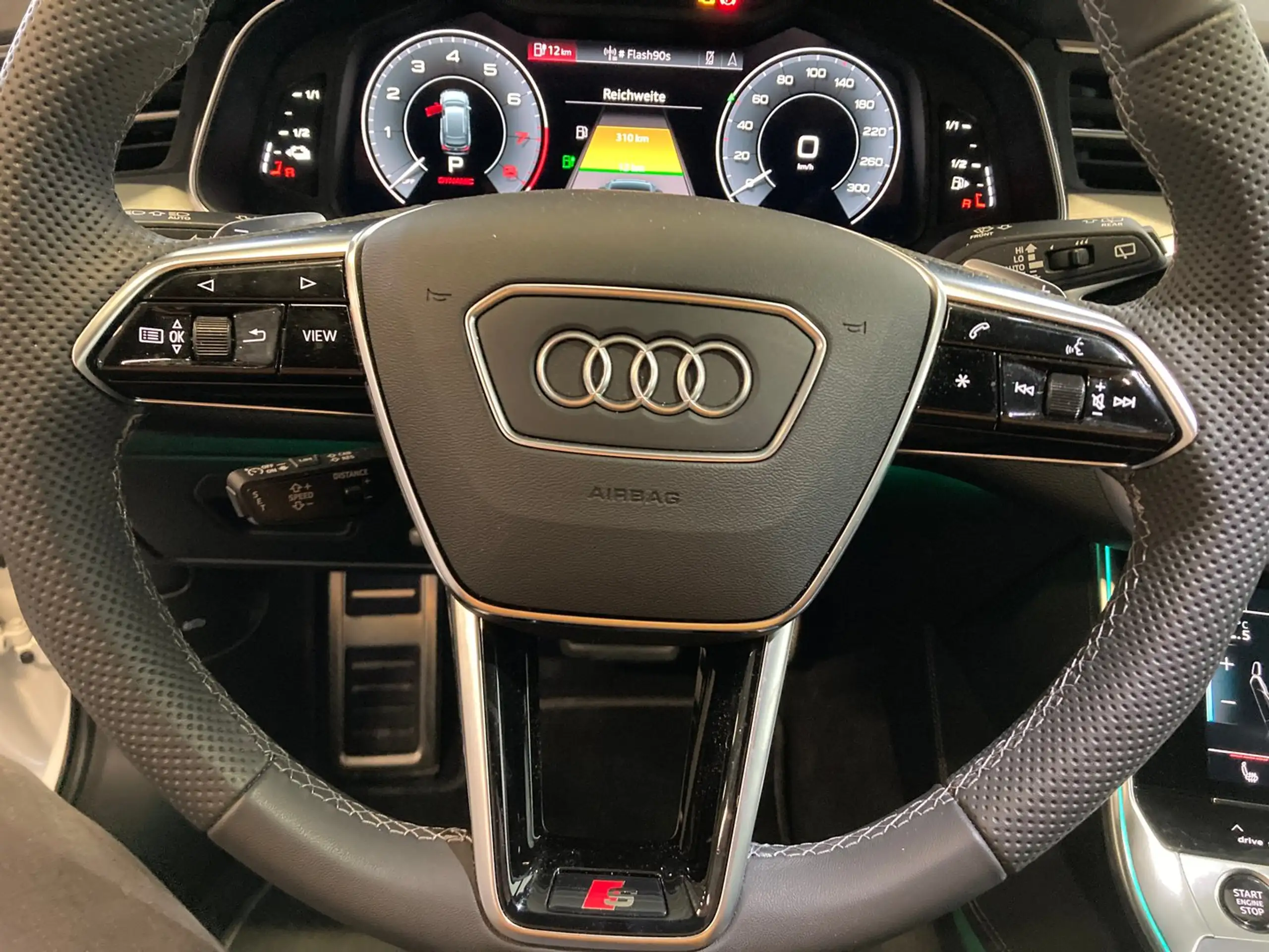 Audi - A6