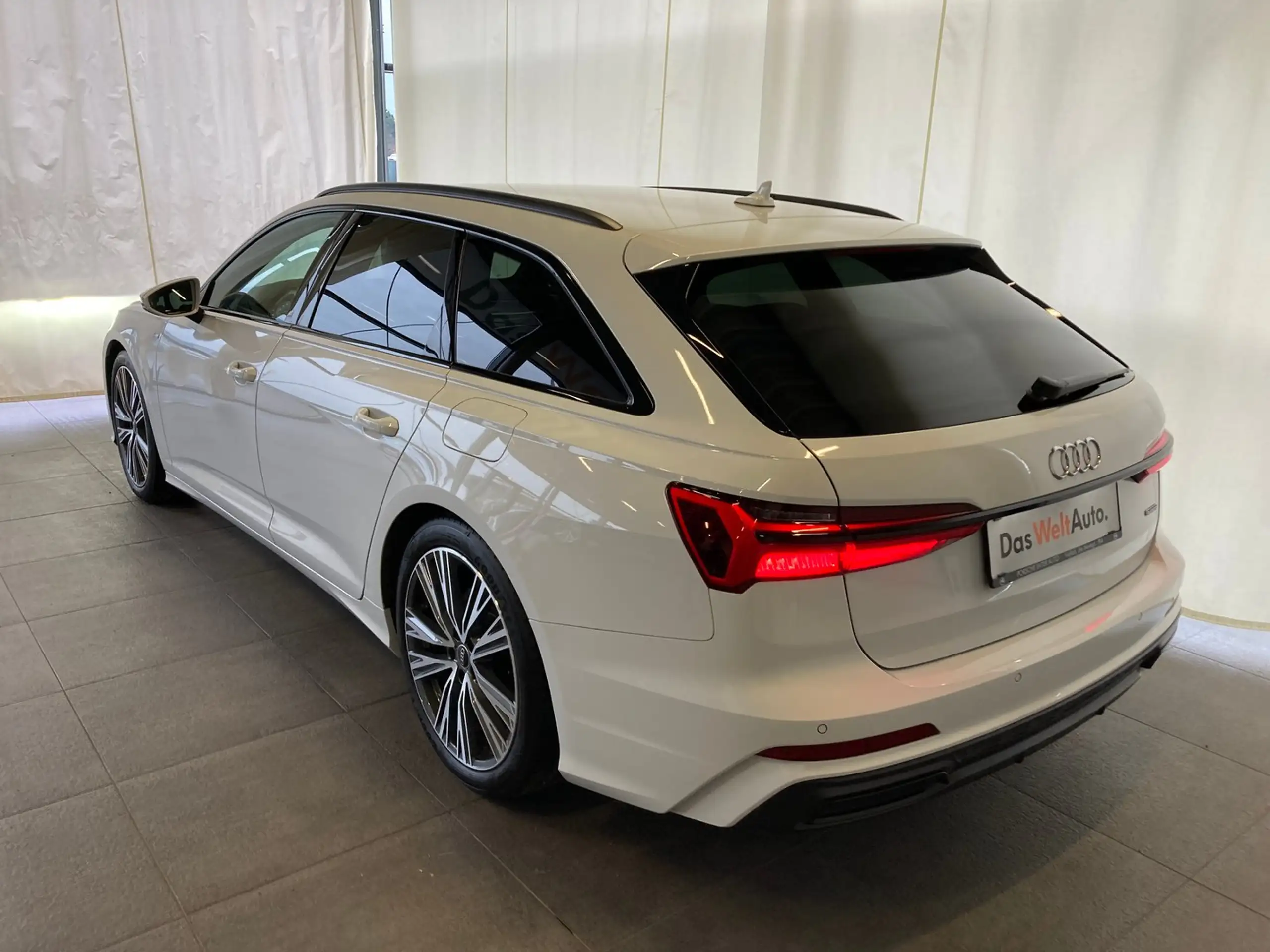 Audi - A6