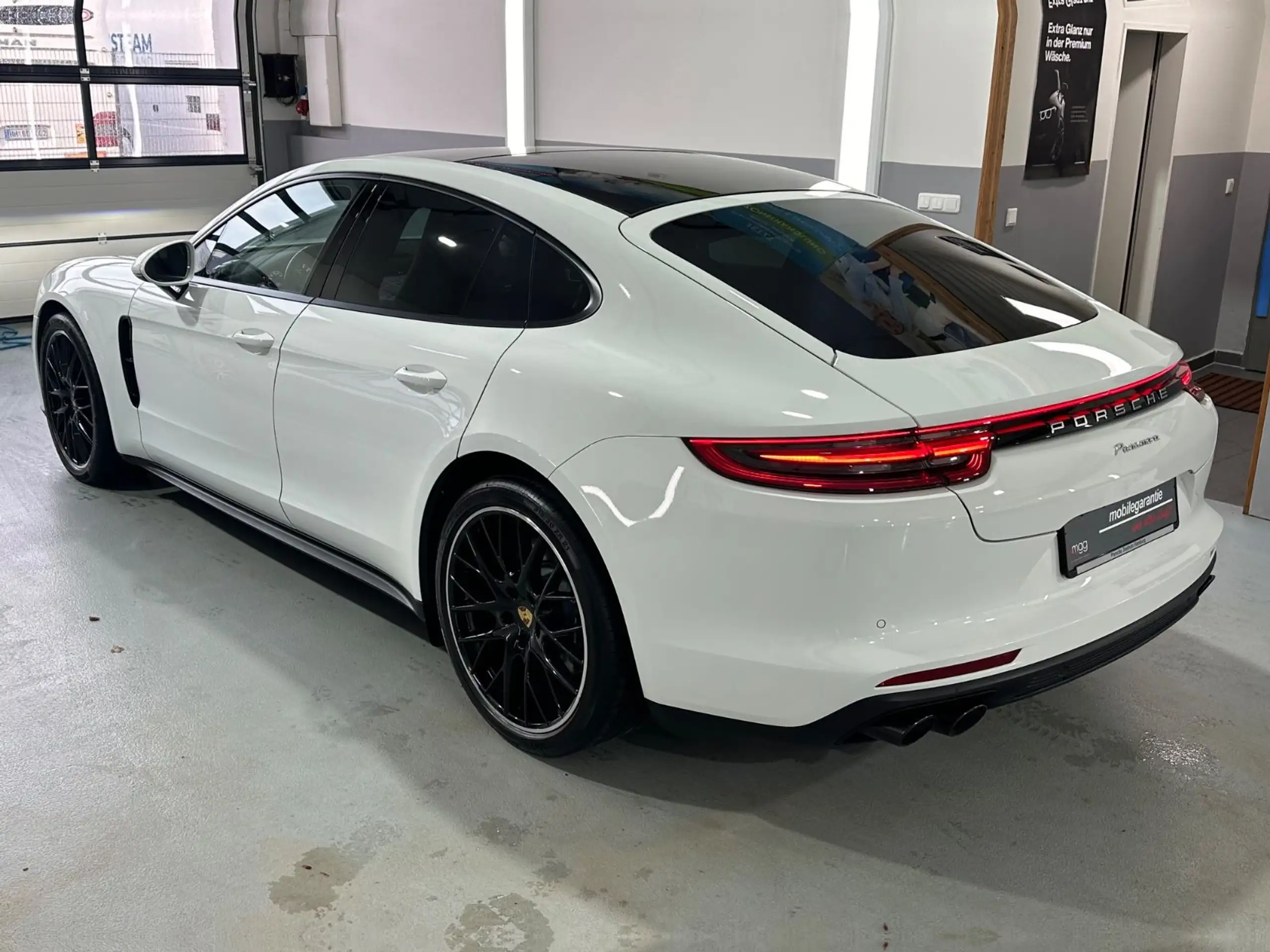 Porsche - Panamera