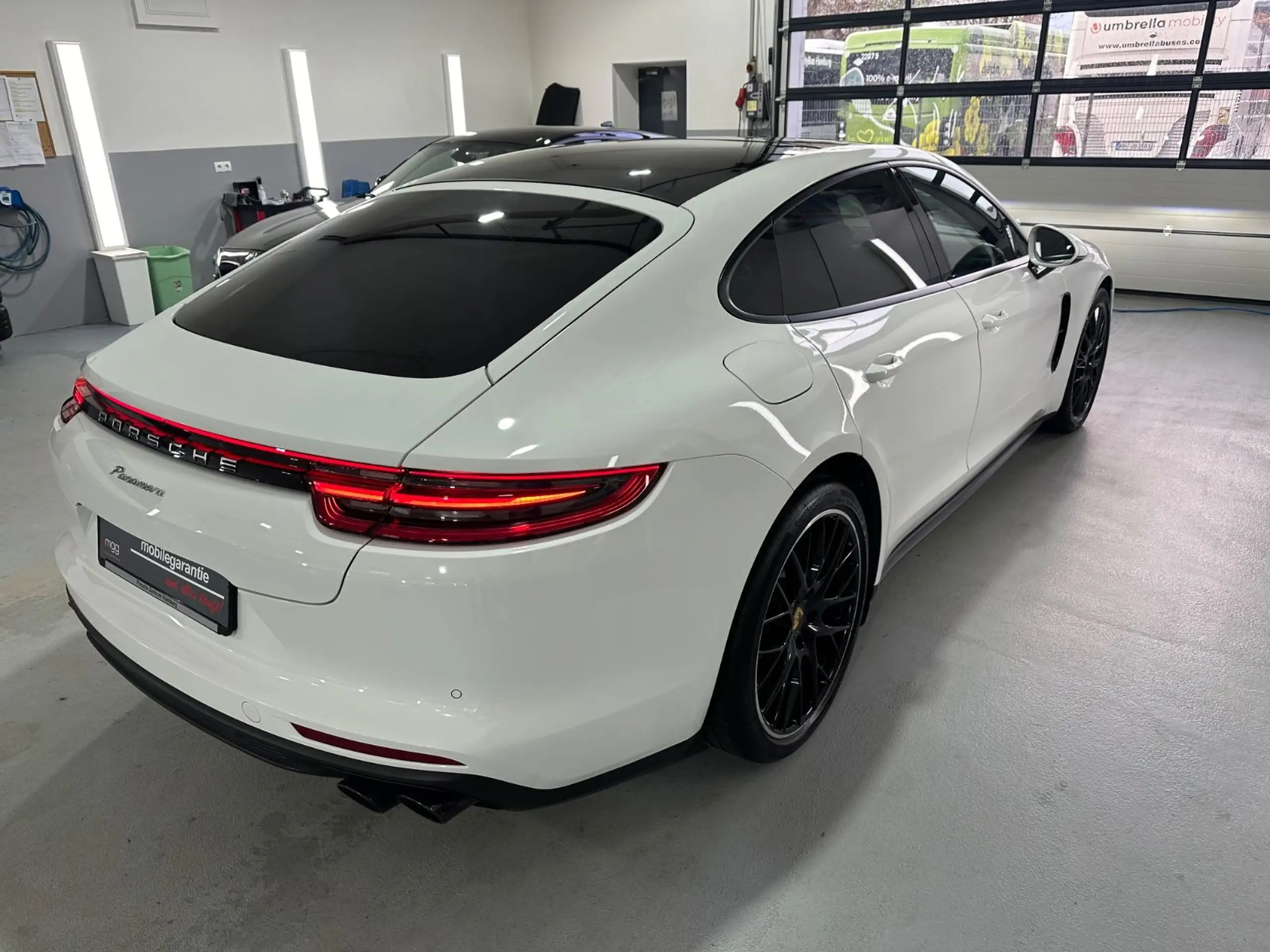 Porsche - Panamera