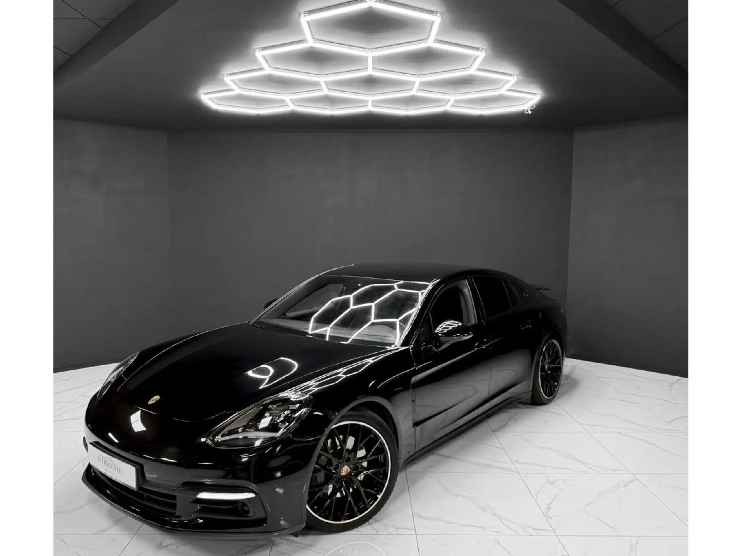 Porsche - Panamera