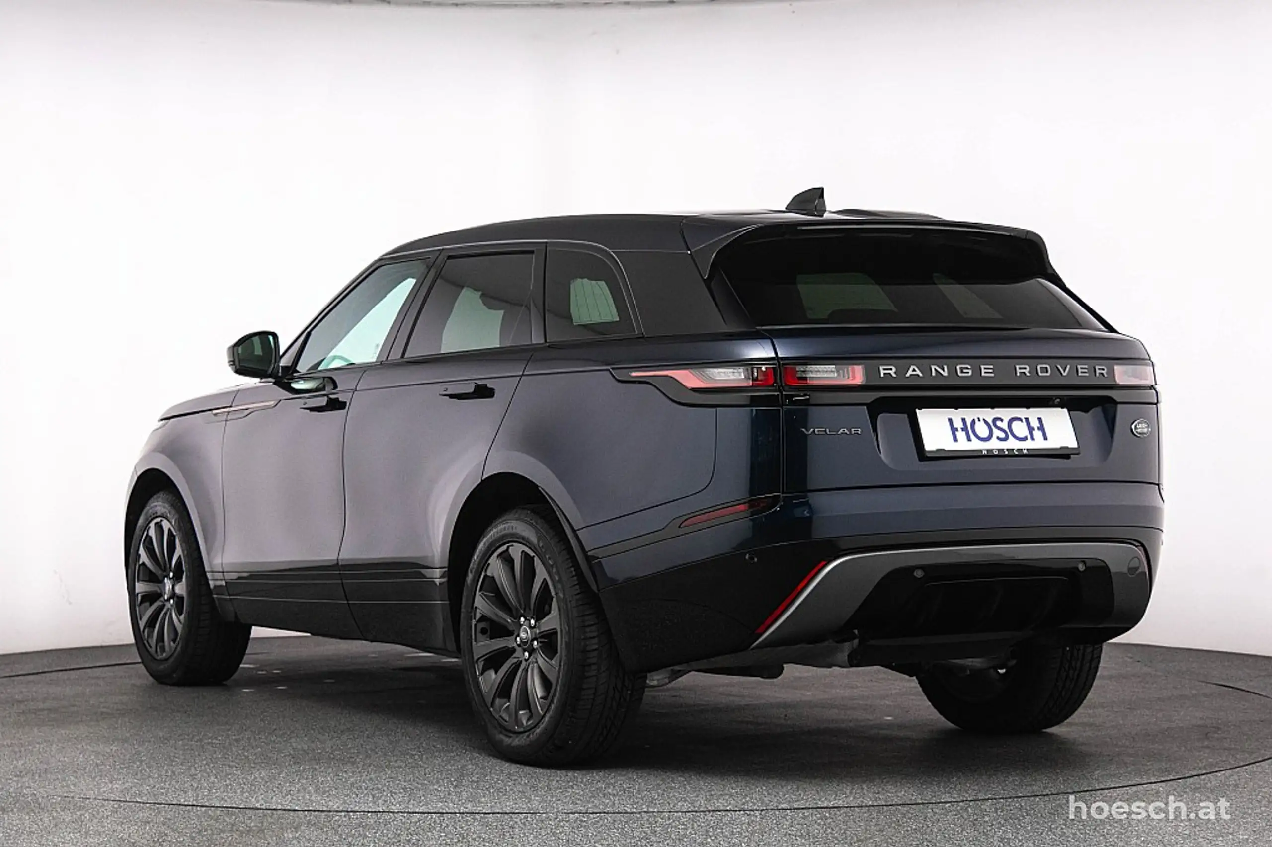 Land Rover - Range Rover Velar