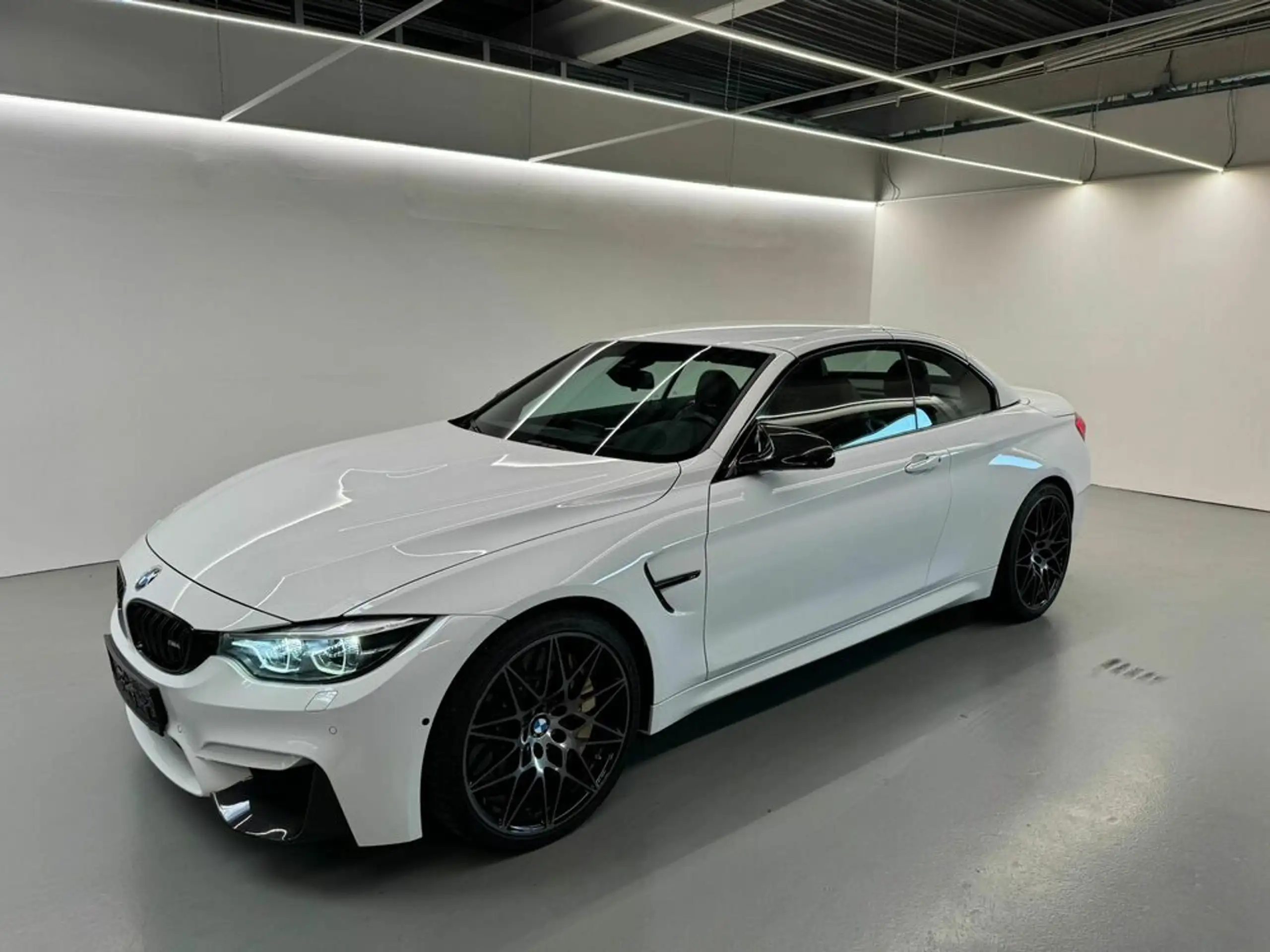 BMW - M4