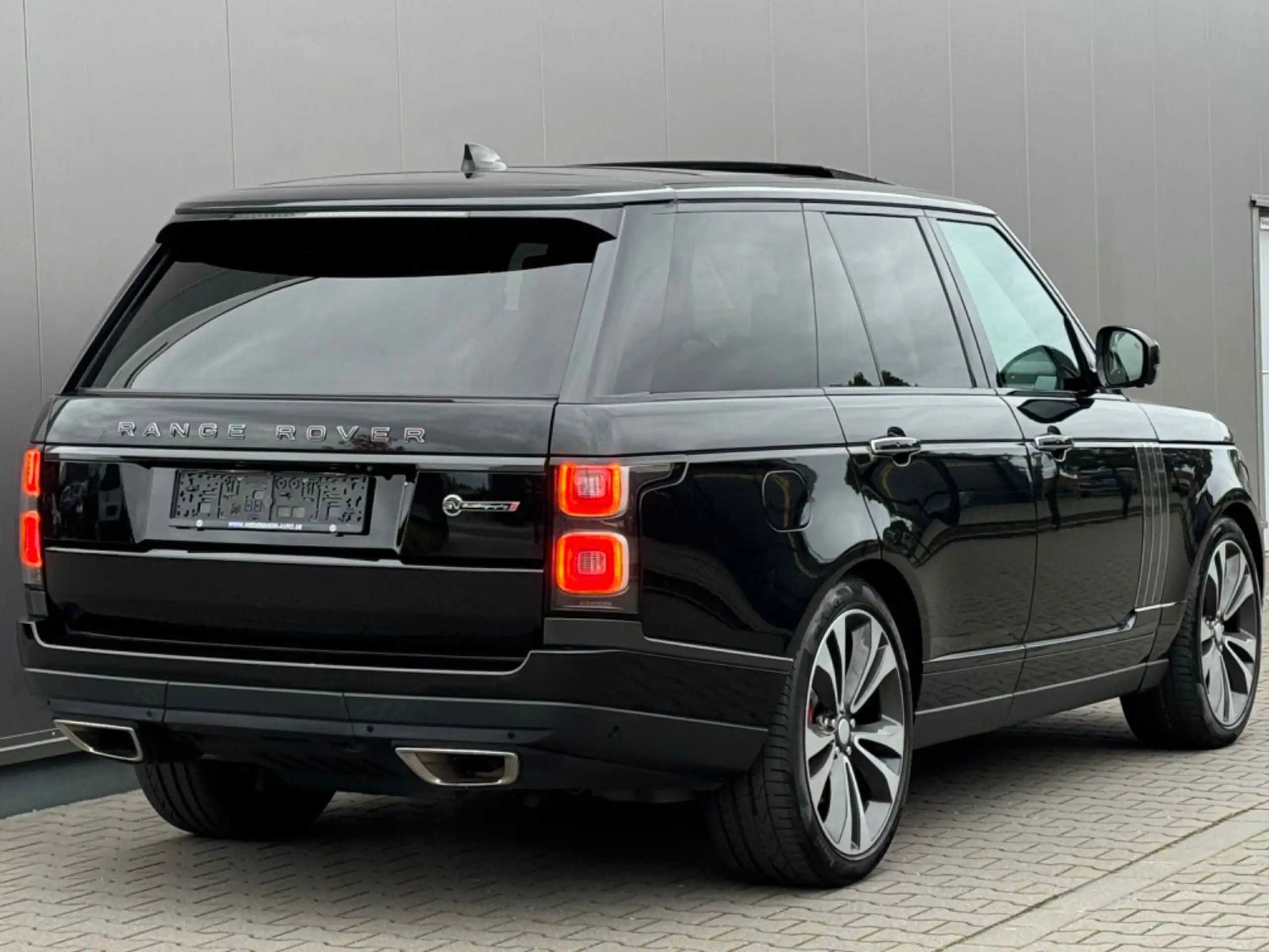 Land Rover - Range Rover