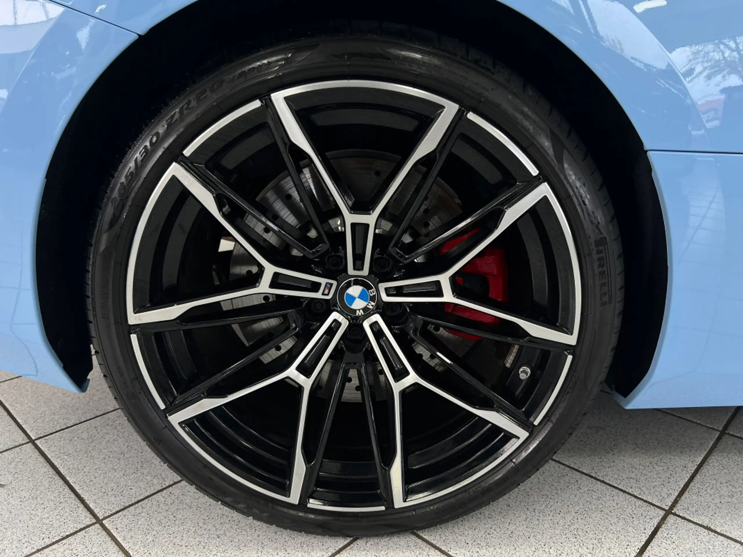 BMW - M2