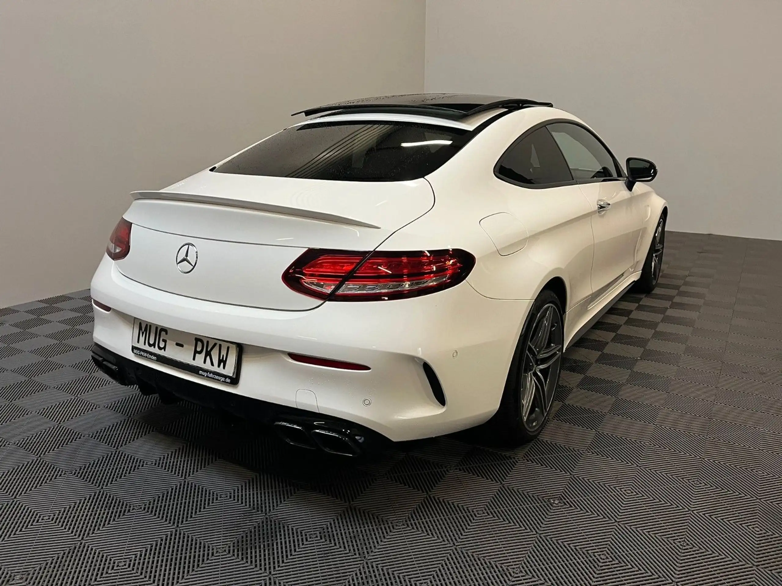 Mercedes-Benz - C 63 AMG