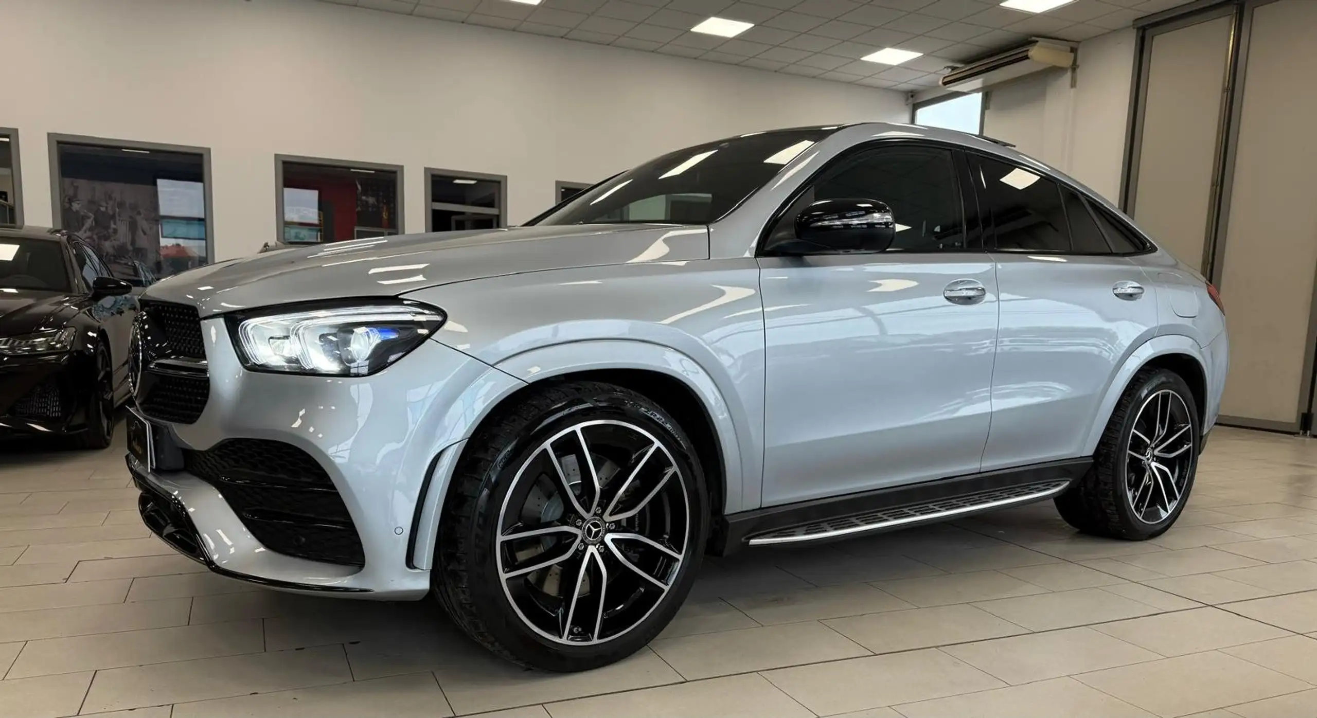 Mercedes-Benz - GLE 350