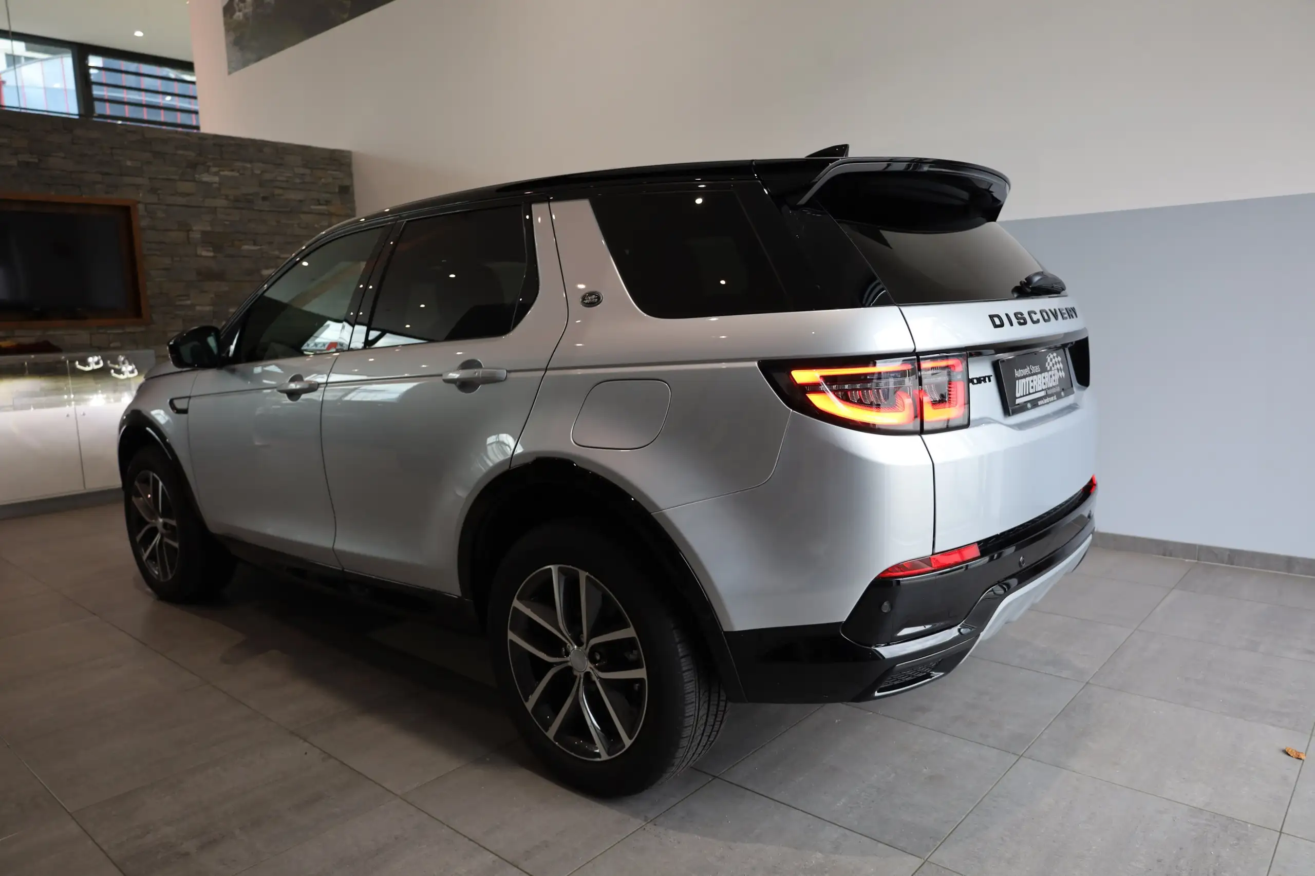 Land Rover - Discovery Sport