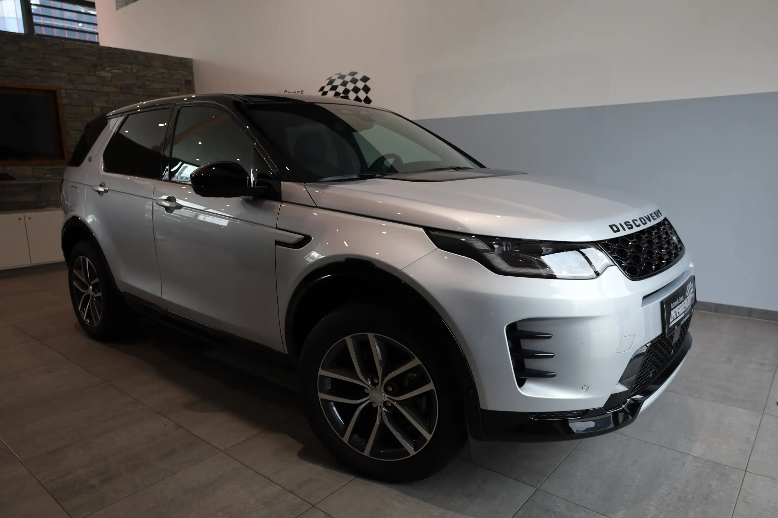 Land Rover - Discovery Sport