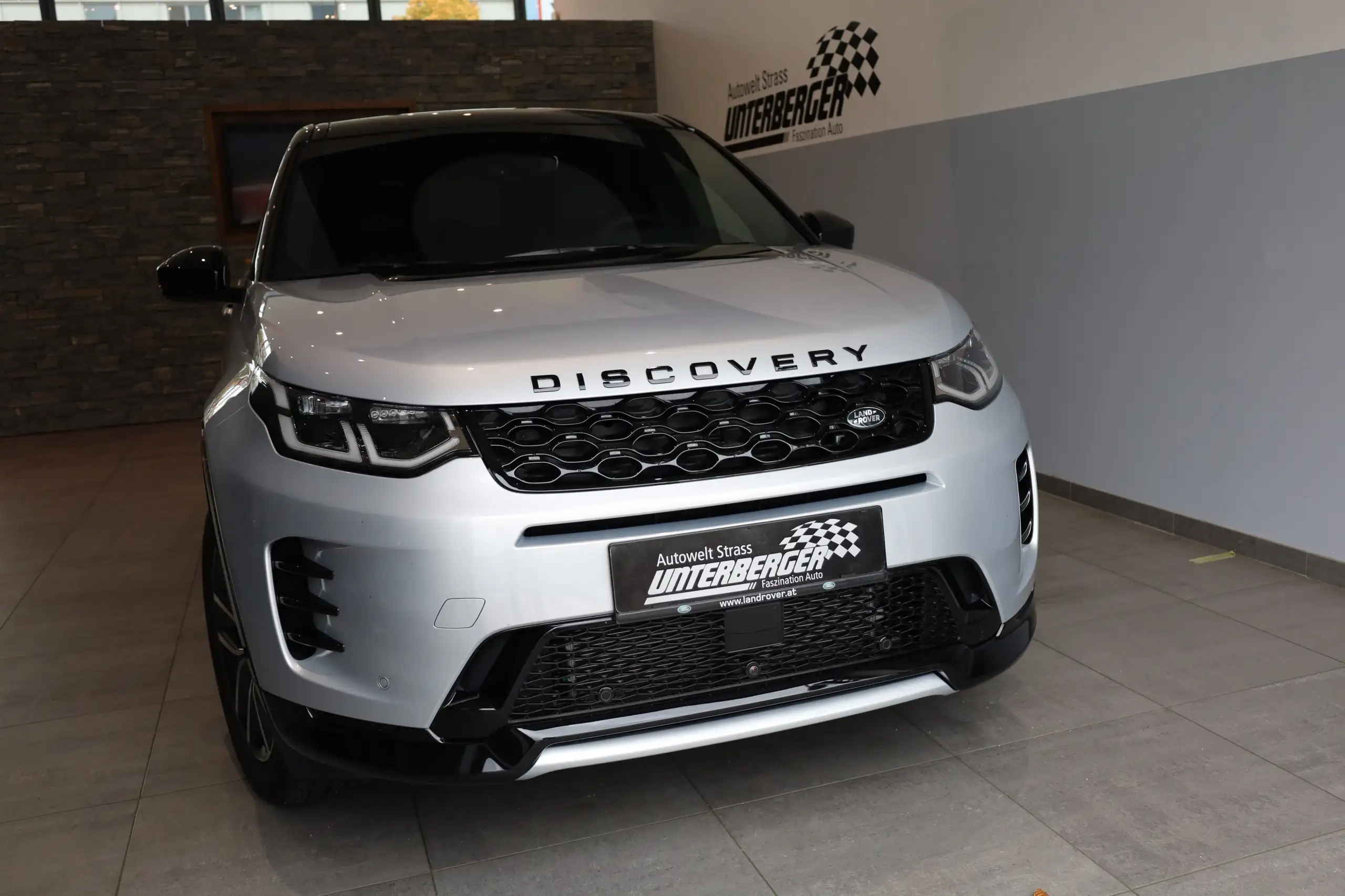 Land Rover - Discovery Sport