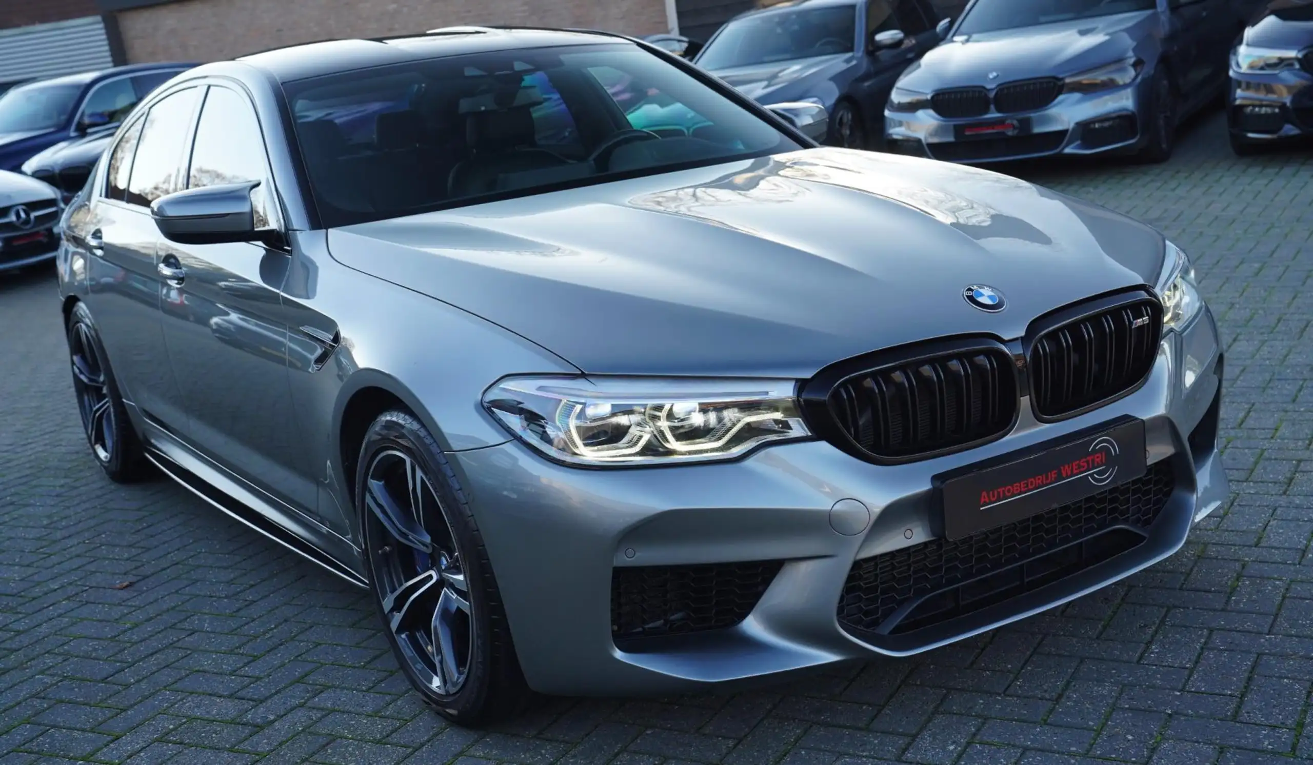 BMW - M5