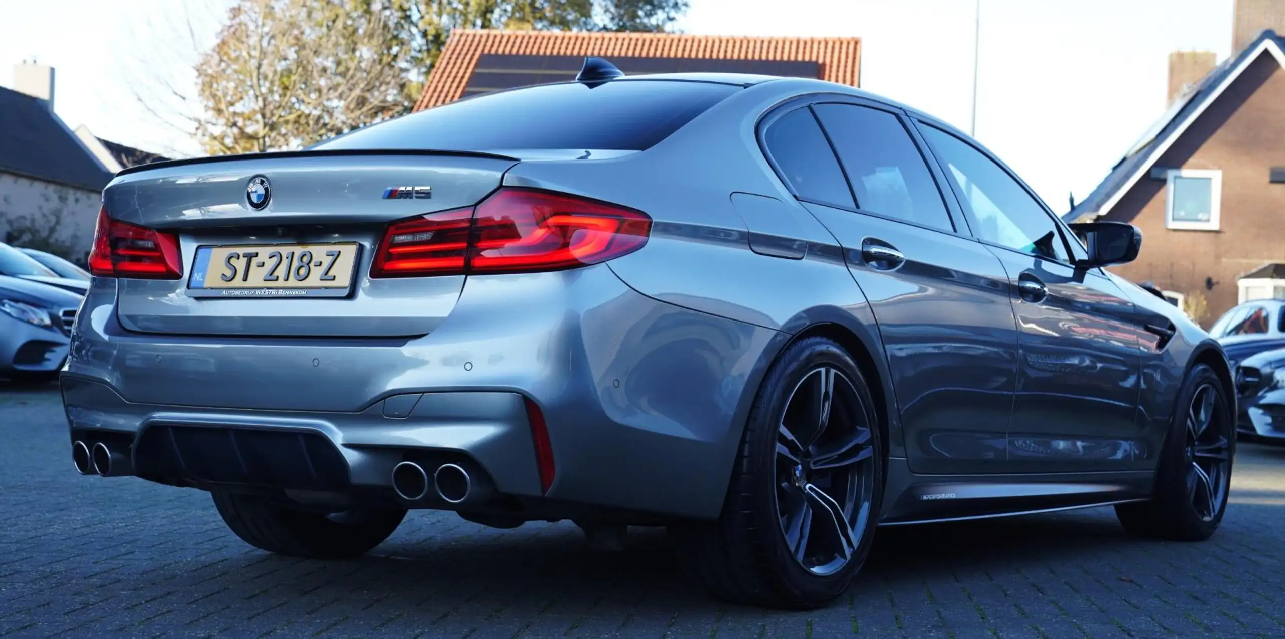 BMW - M5