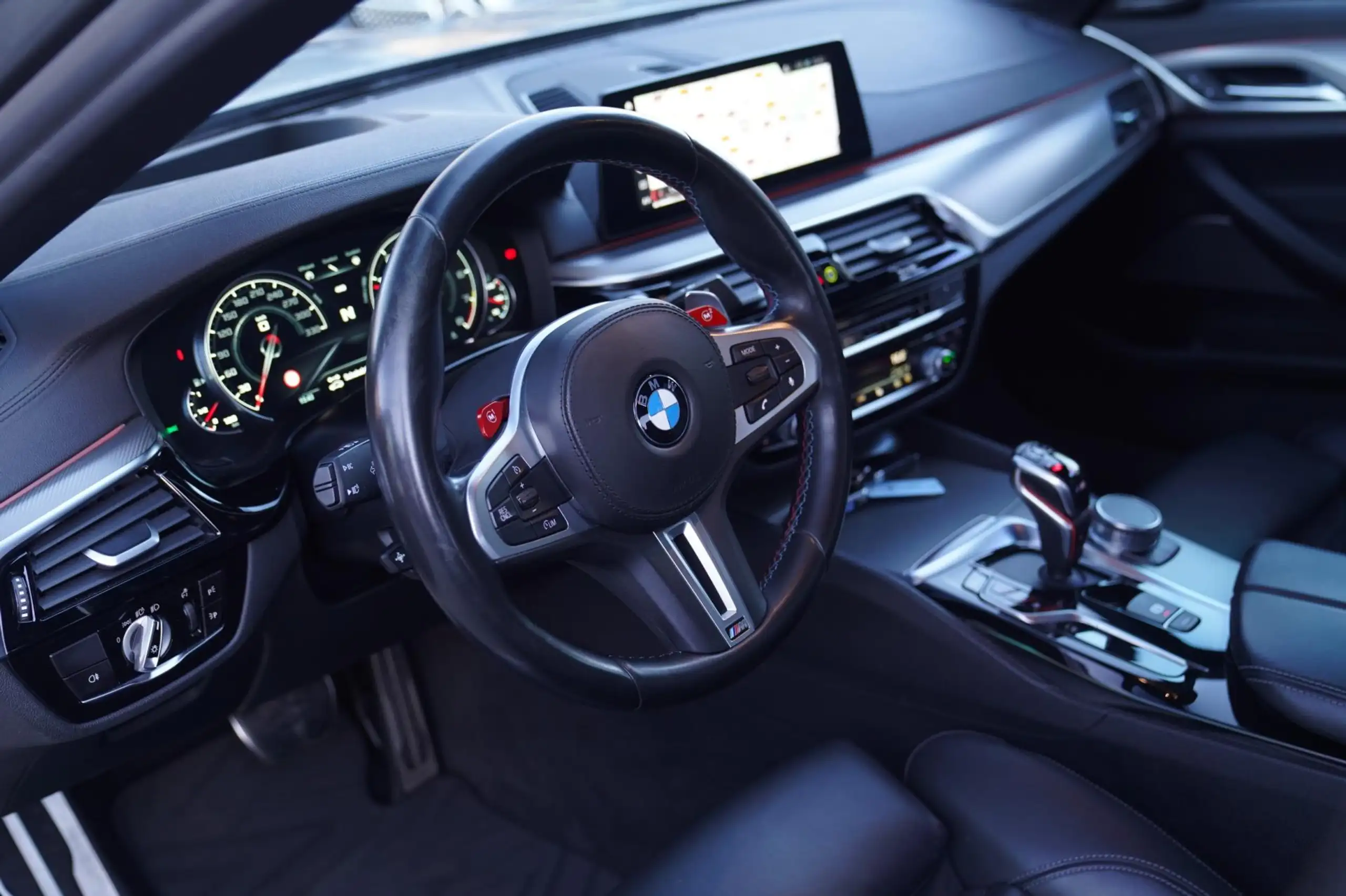 BMW - M5