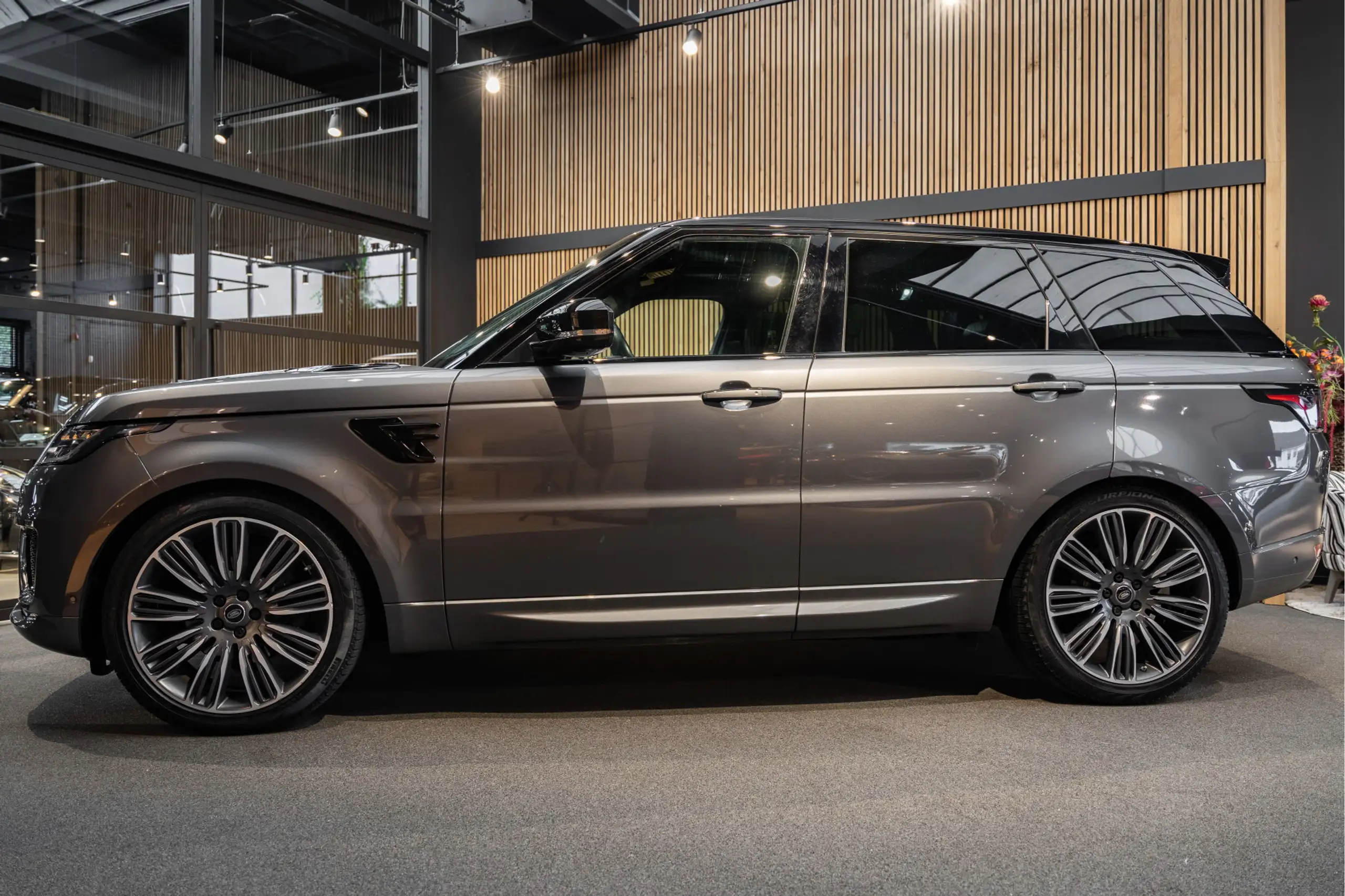 Land Rover - Range Rover Sport