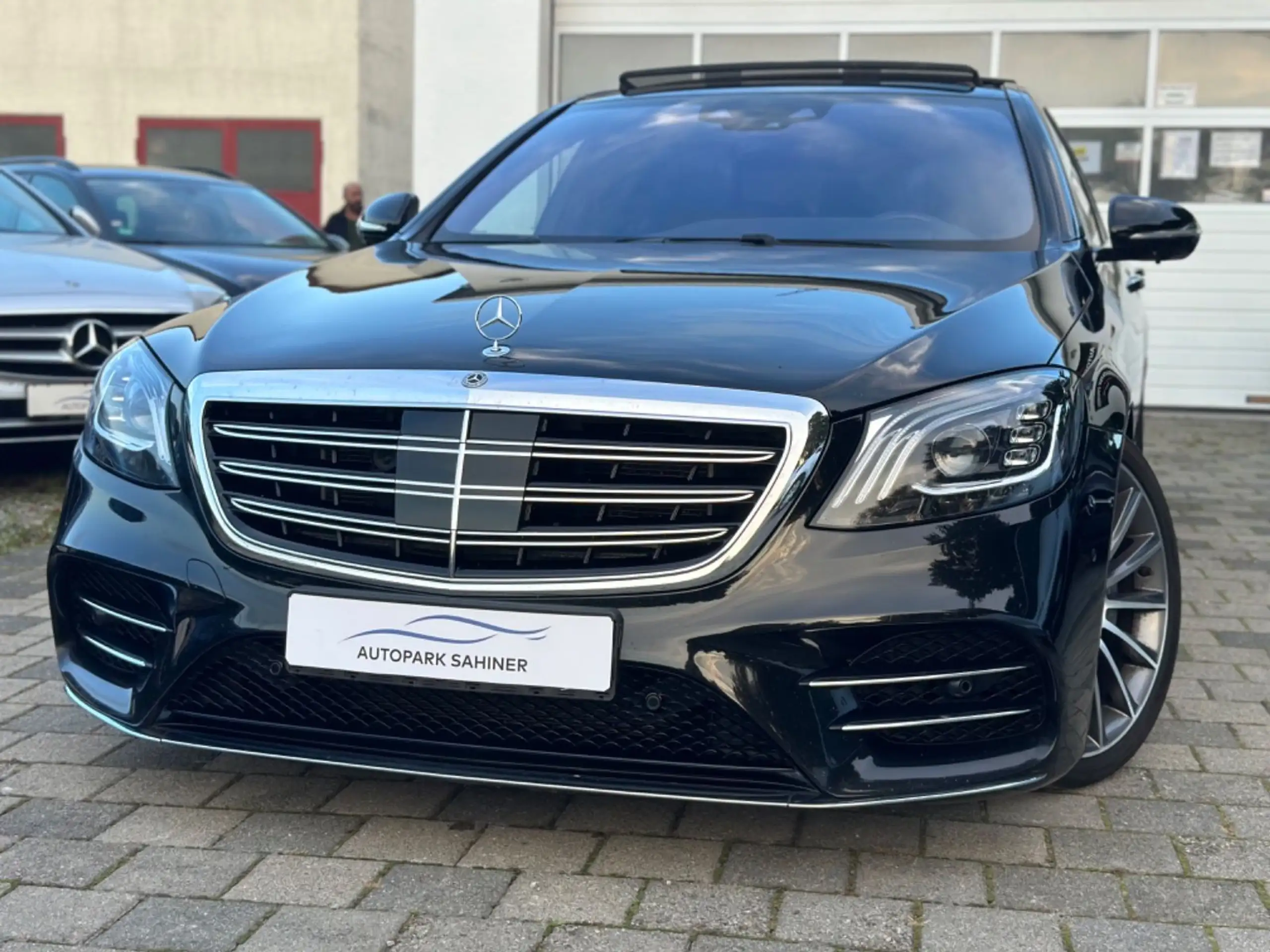 Mercedes-Benz - S 400