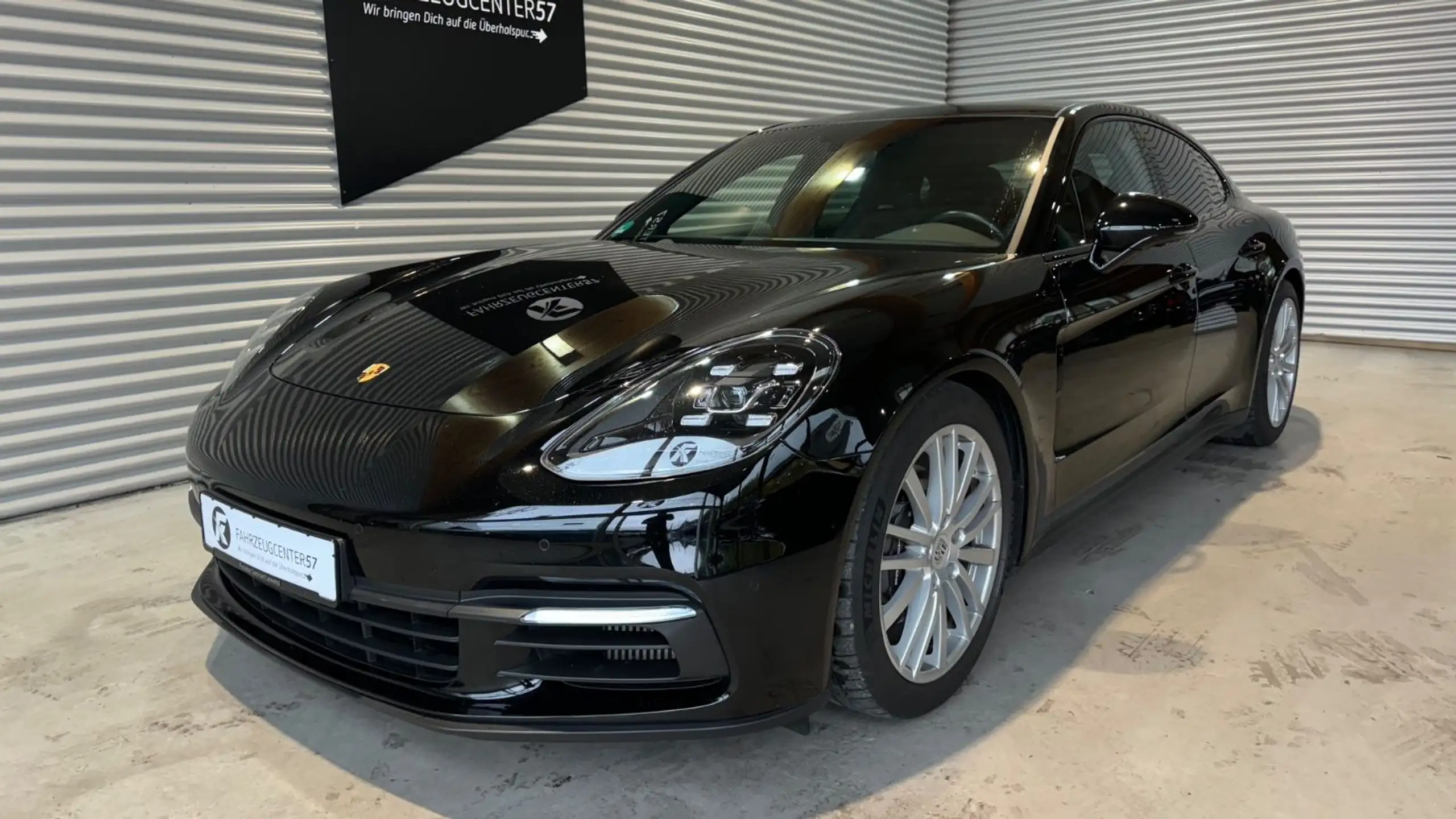 Porsche - Panamera