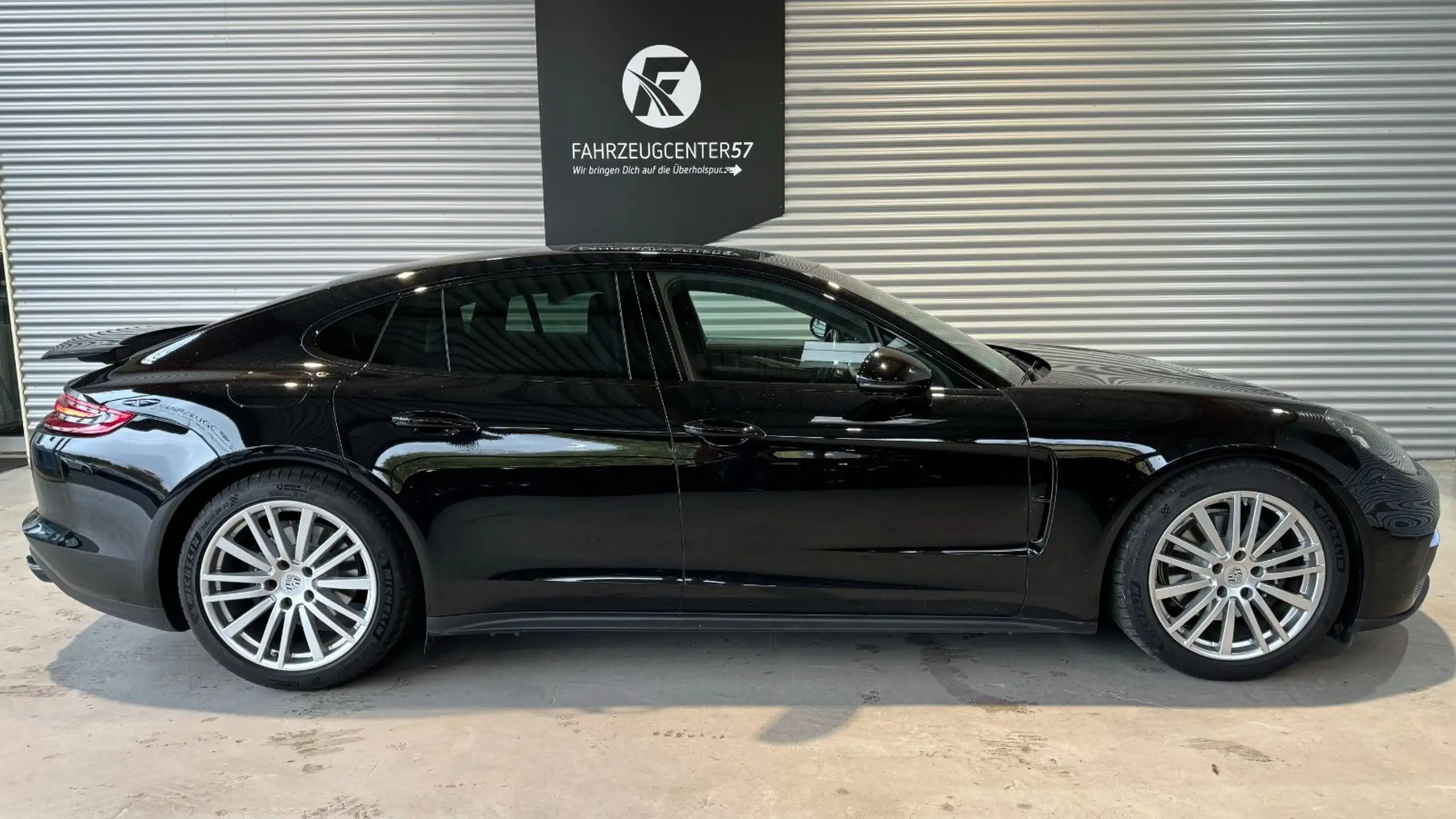 Porsche - Panamera