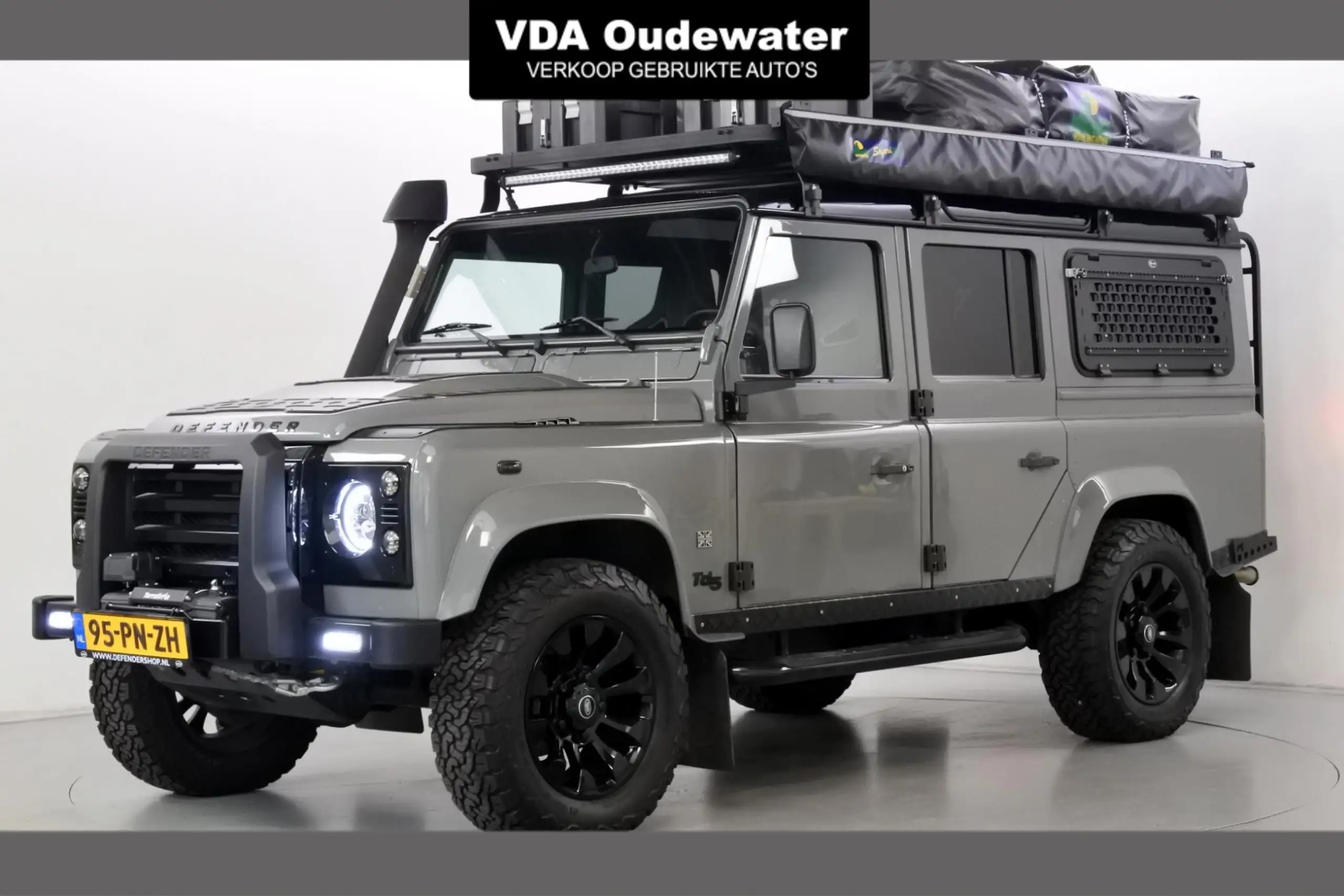 Land Rover Defender 2004