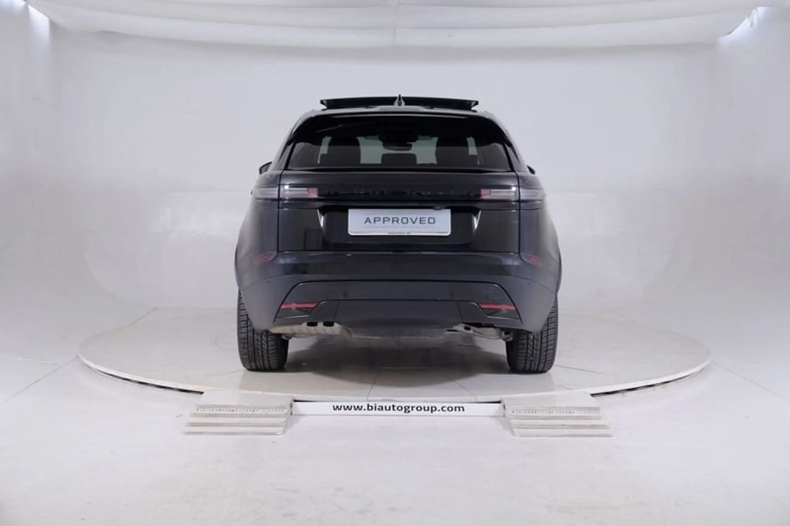 Land Rover - Range Rover Velar