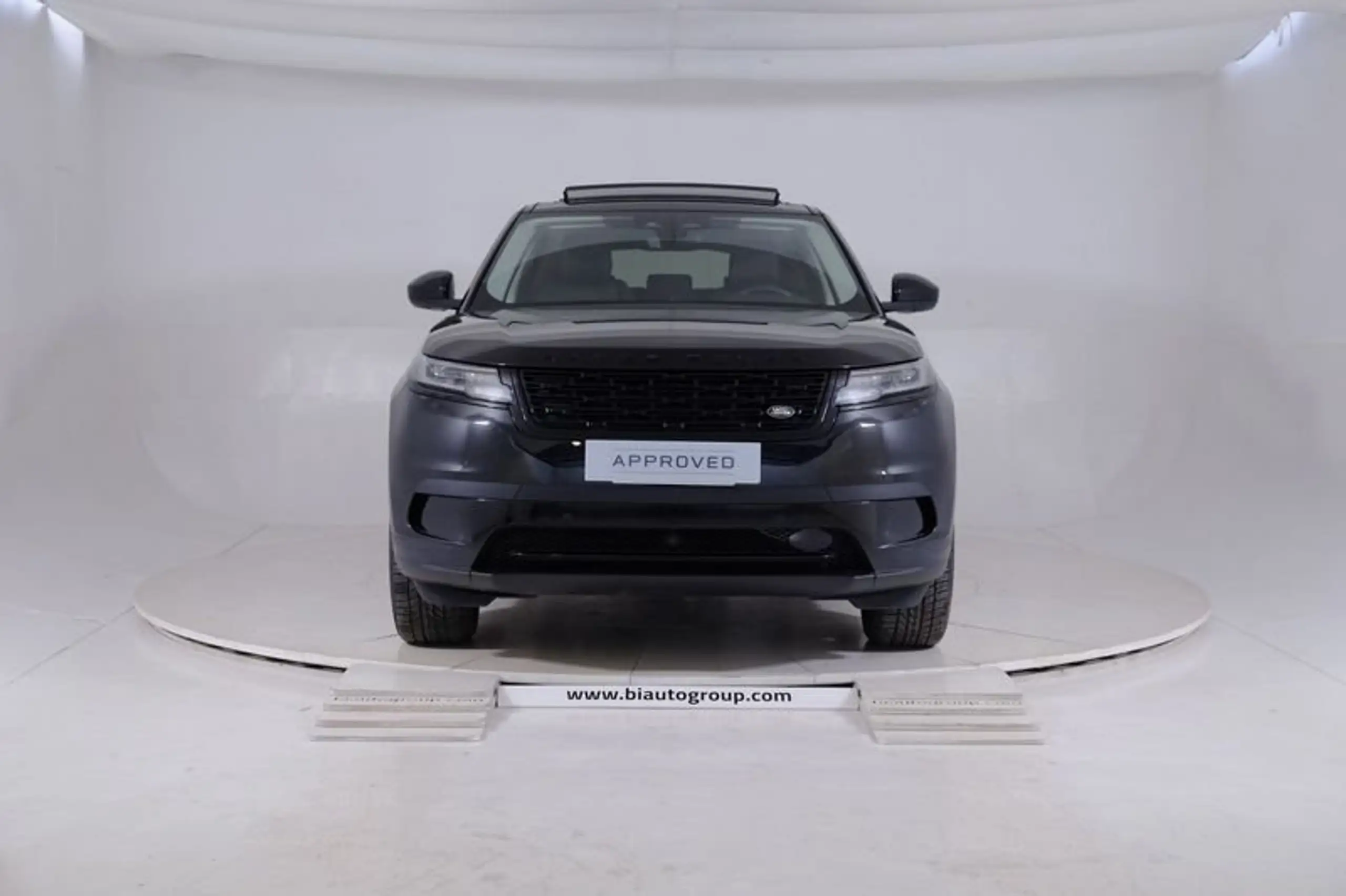 Land Rover - Range Rover Velar